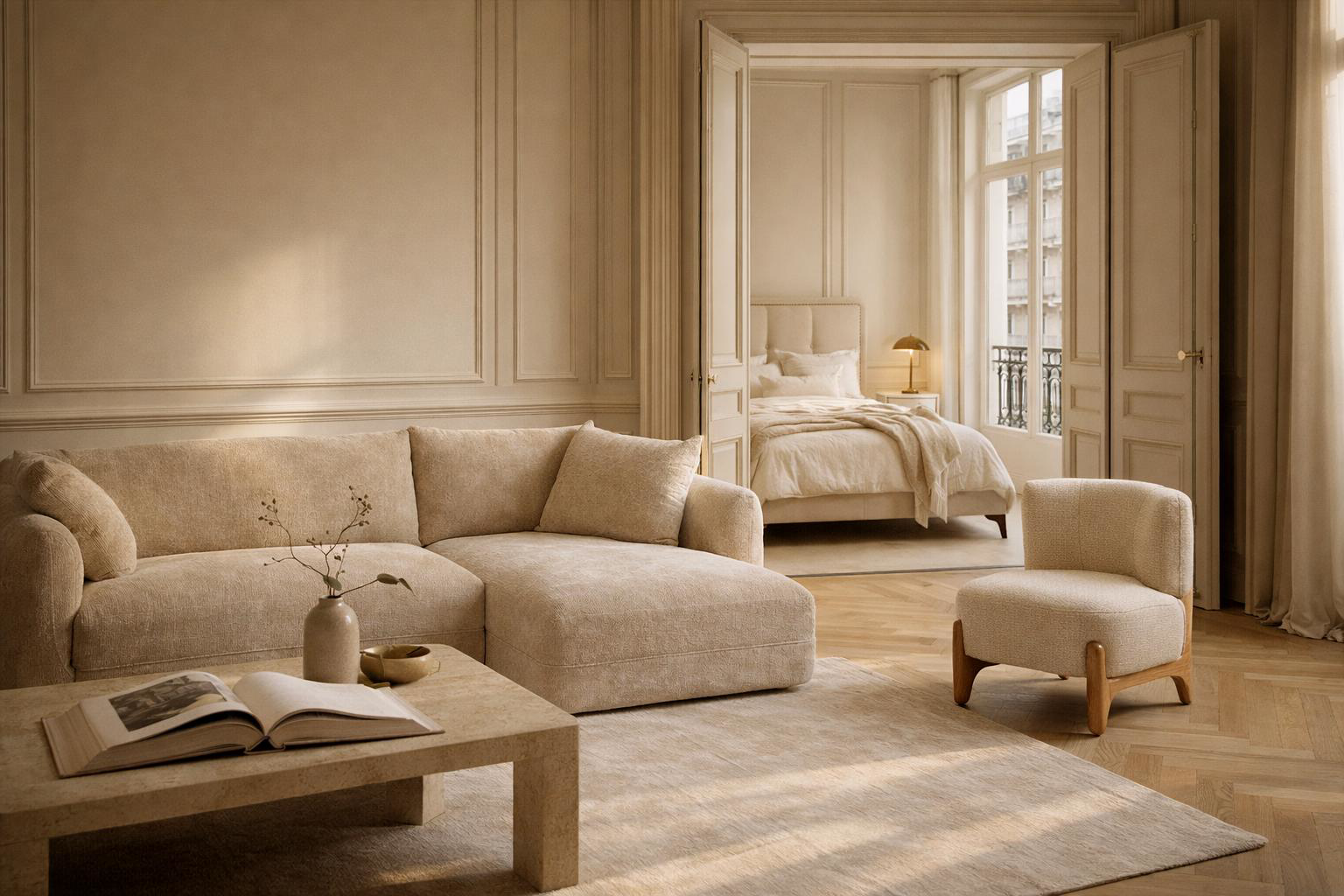 Salon haussmannien luxueux de la marque Paname Avenue composé d'un canapé d'angle Sainte Croix et du fauteuil Louvre 