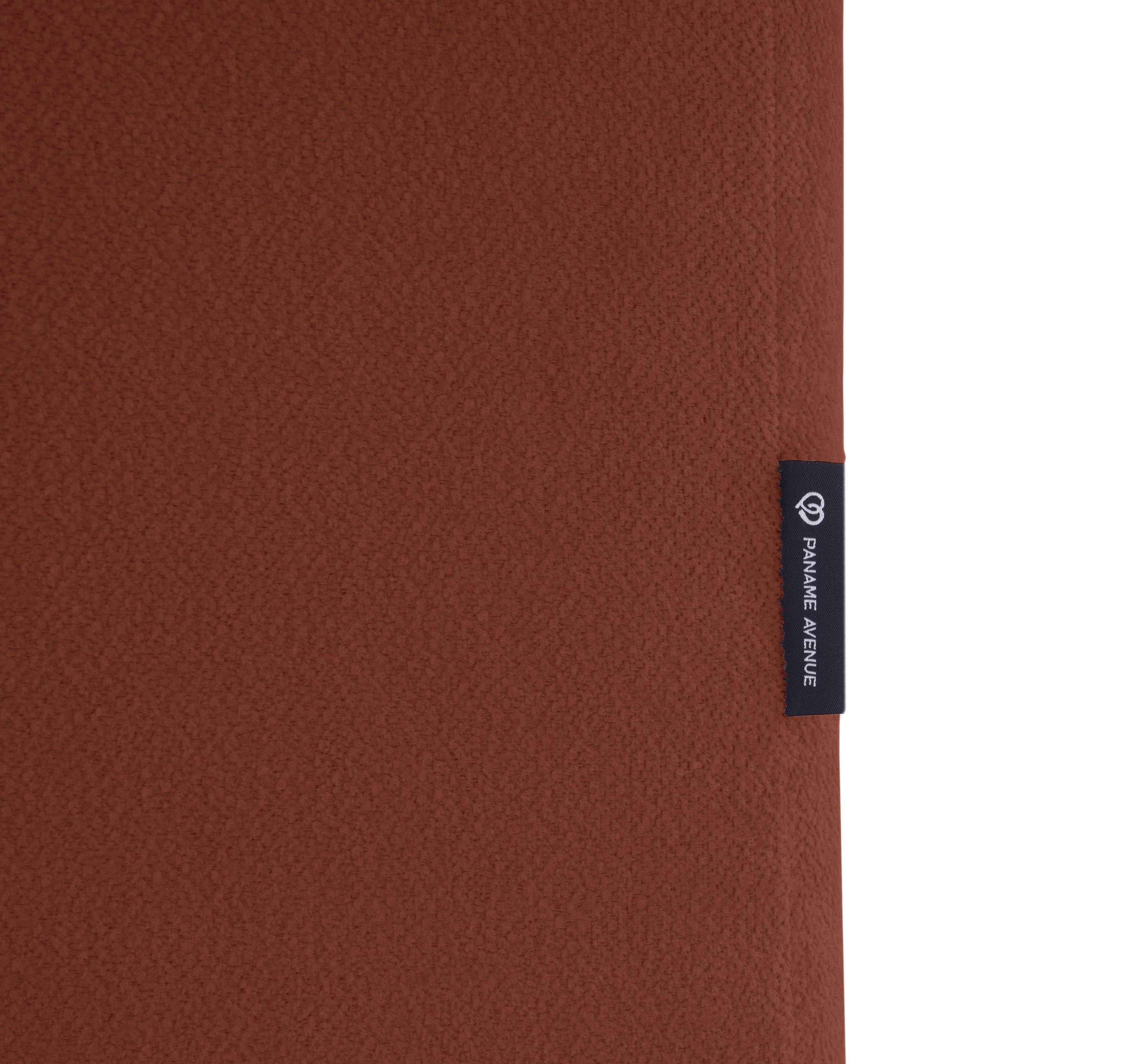 Canapé d’angle droit Archives en tissu chenille terracotta Paname Avenue, détail du label de la marque
