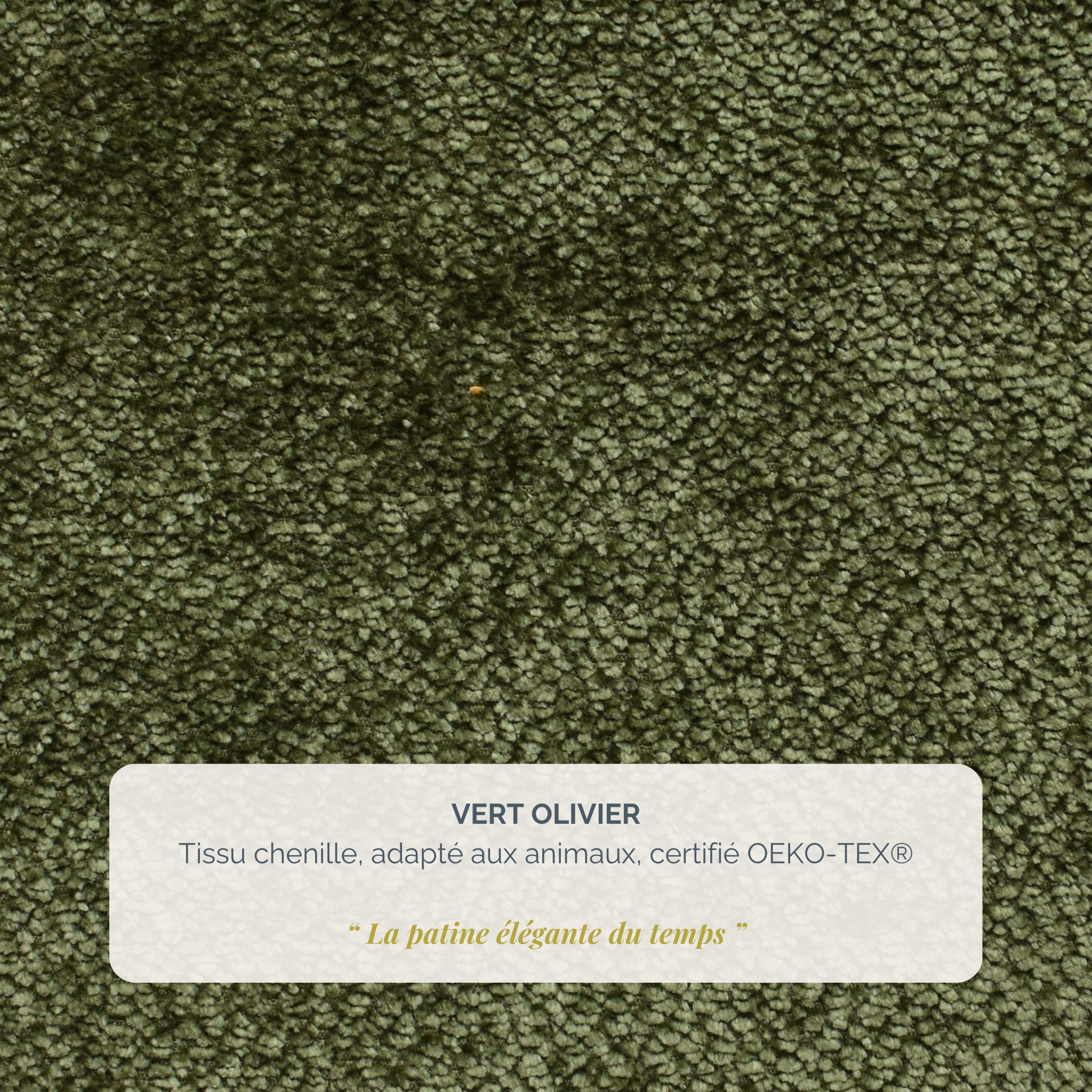 Canapé d’angle droit Caire en tissu chenille vert olive Paname Avenue, détail de la texture du revêtement
