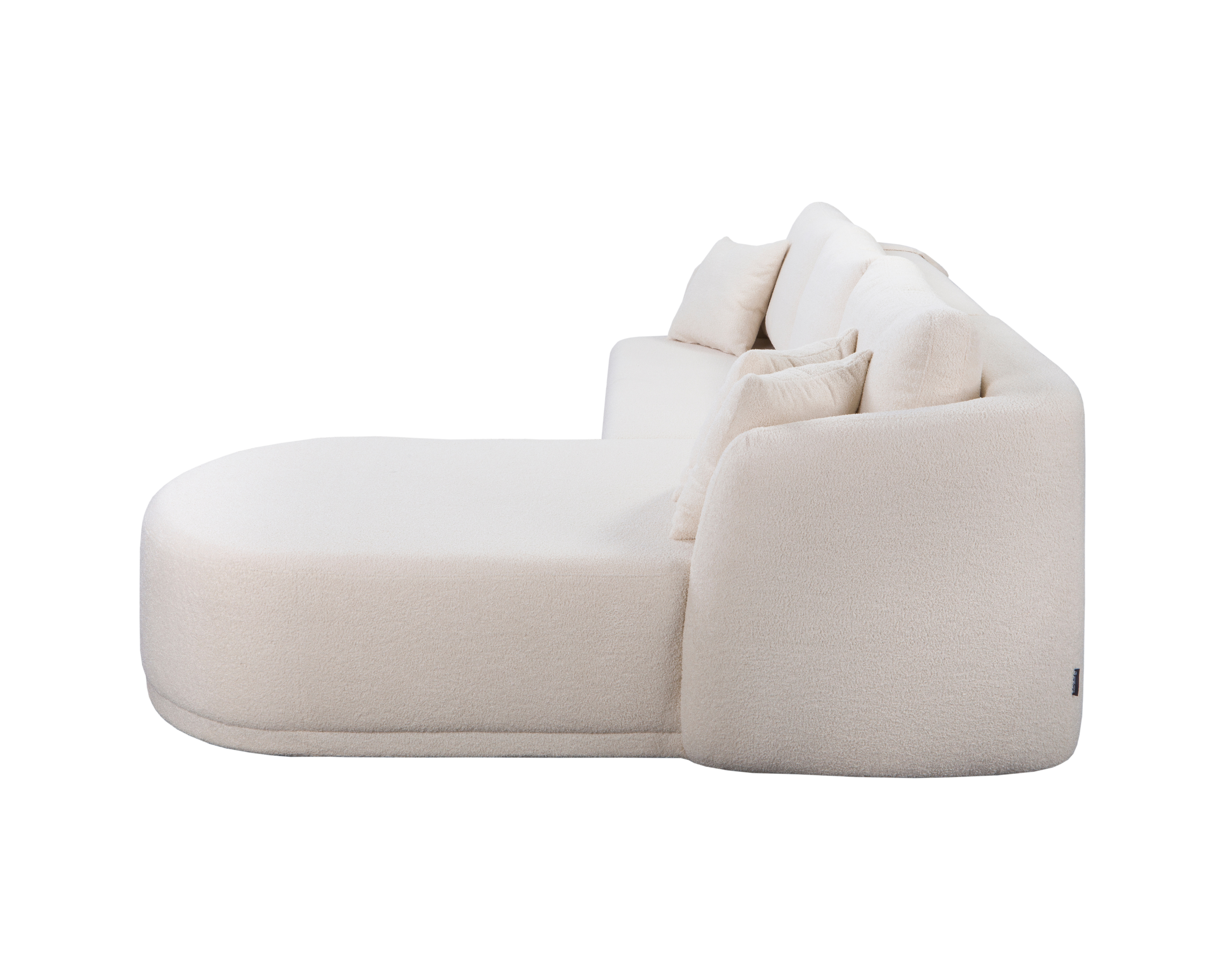 Canapé d’angle droit Charlot en tissu bouclette beige Paname Avenue, vue de profil sur fond blanc