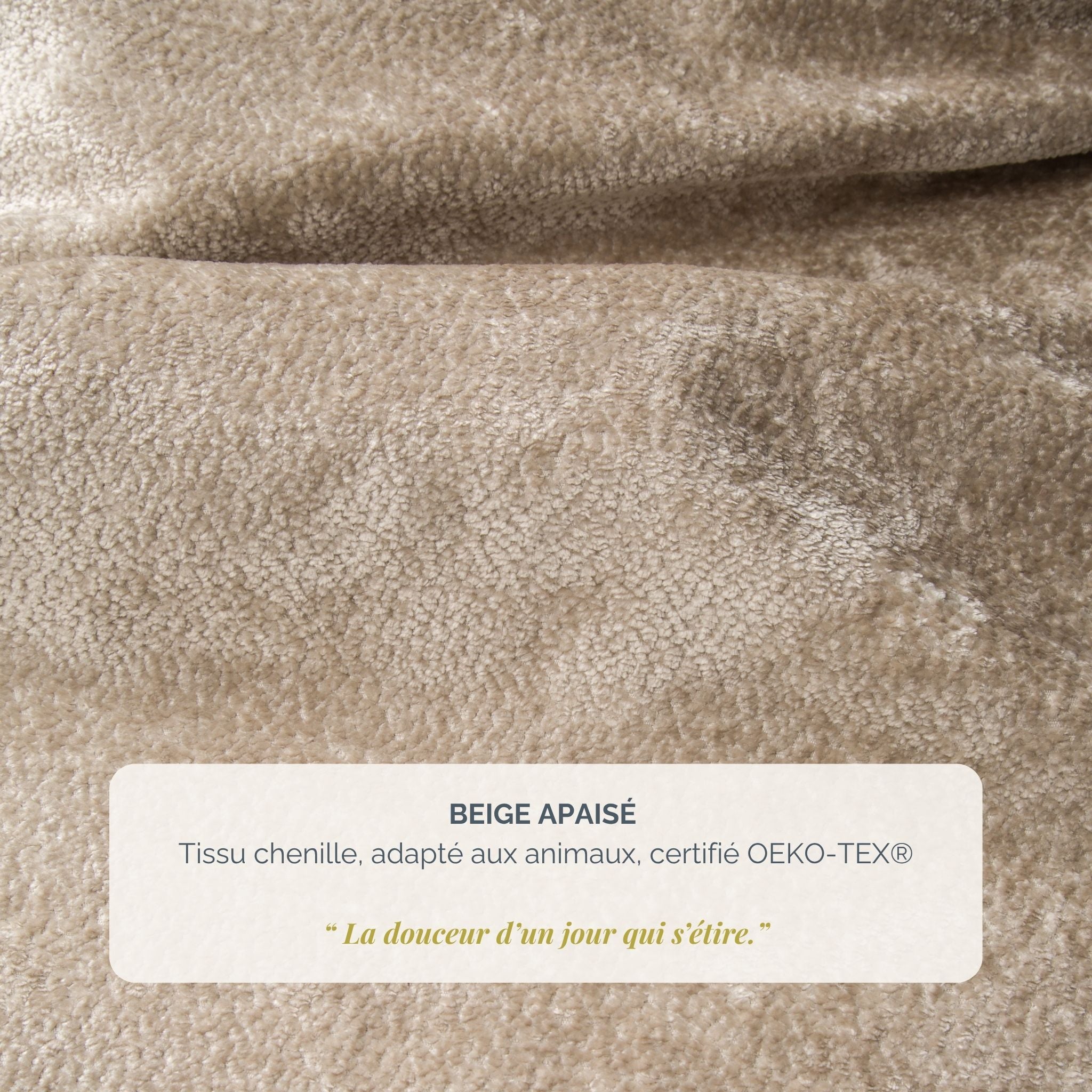 Canapé d’angle droit Fontaine au Roi en tissu chenille beige Paname Avenue, détail de la texture du revêtement