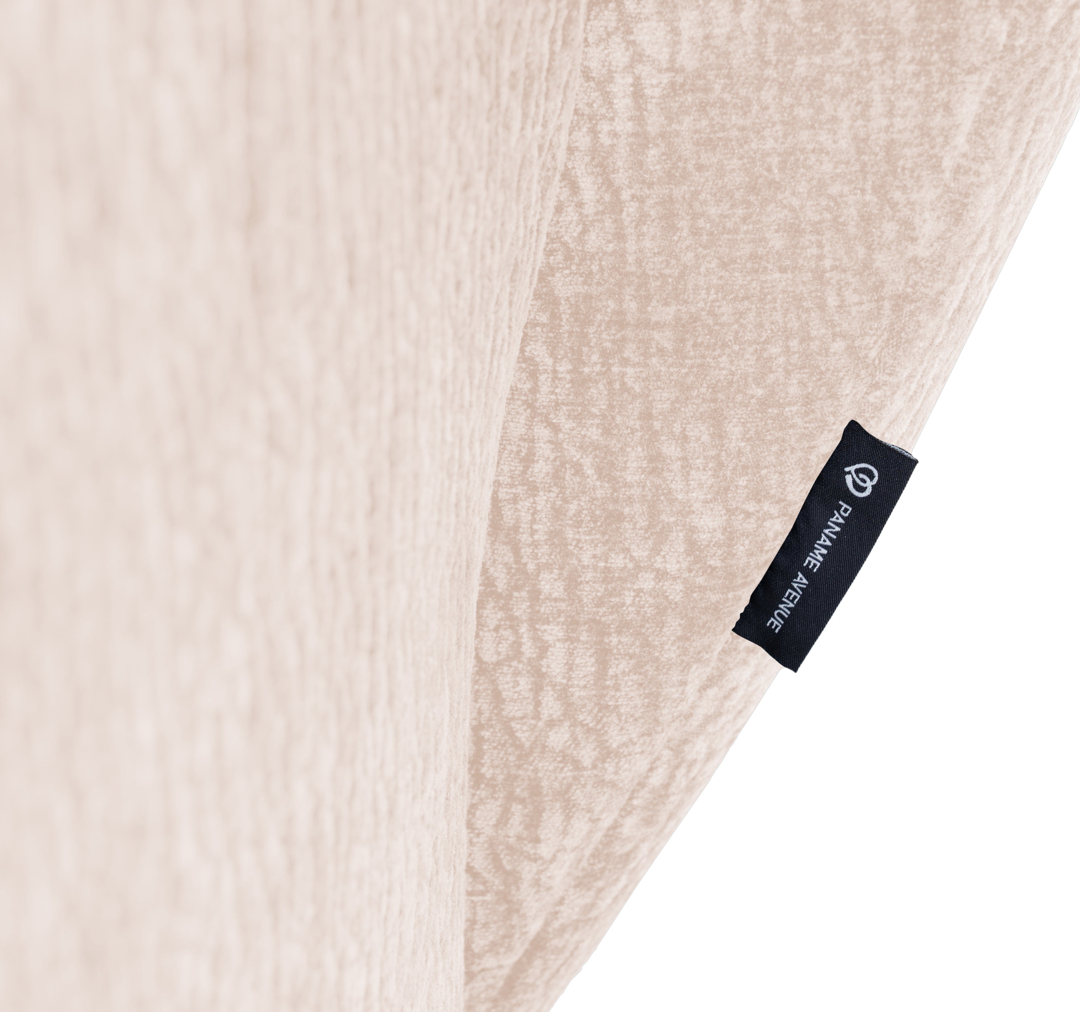 Canapé d’angle droit Saint-Denis en tissu chenille beige Paname Avenue, détail du label de la marque
