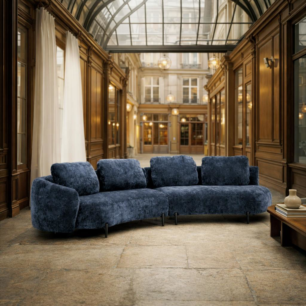 Canapé d’angle droit Paname Avenue, modèle Saint-Sauveur en tissu chenille bleu texturé et au design contemporain aux formes courbes 