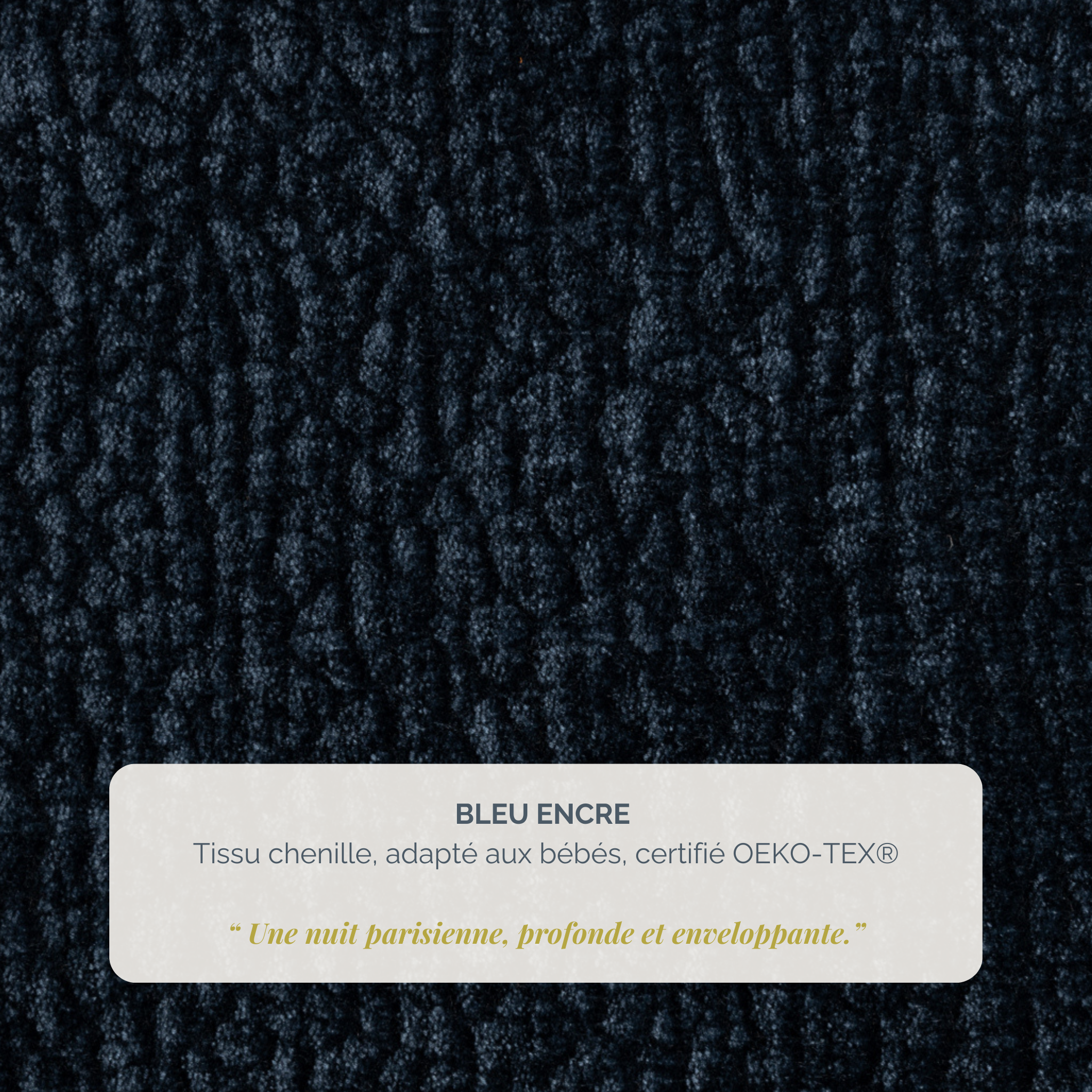 Canapé d’angle droit Saint-Sauveur en tissu chenille bleu Paname Avenue, détail de la texture du revêtement