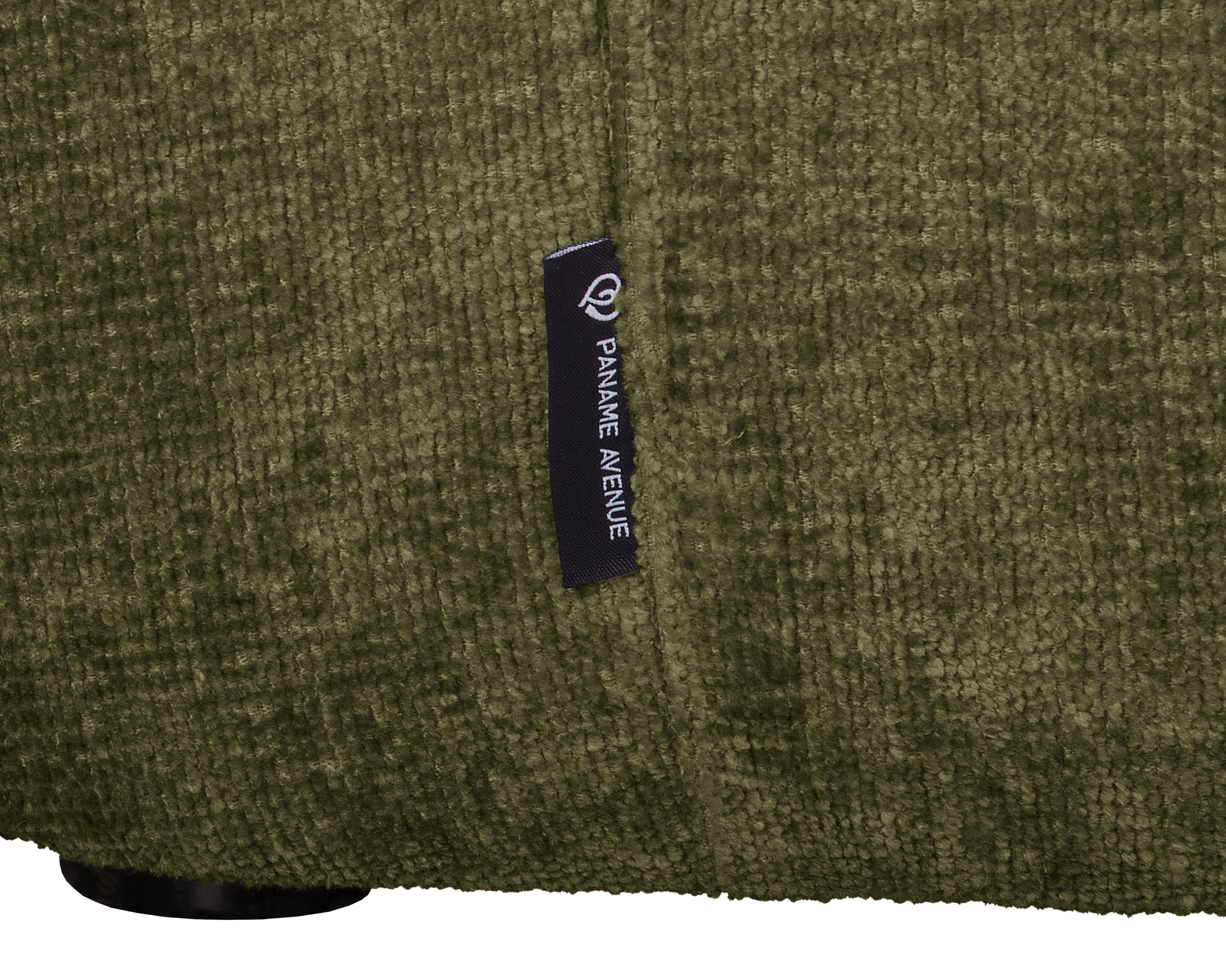Canapé droit Calais en tissu chenille vert olive Paname Avenue, détail du label de la marque