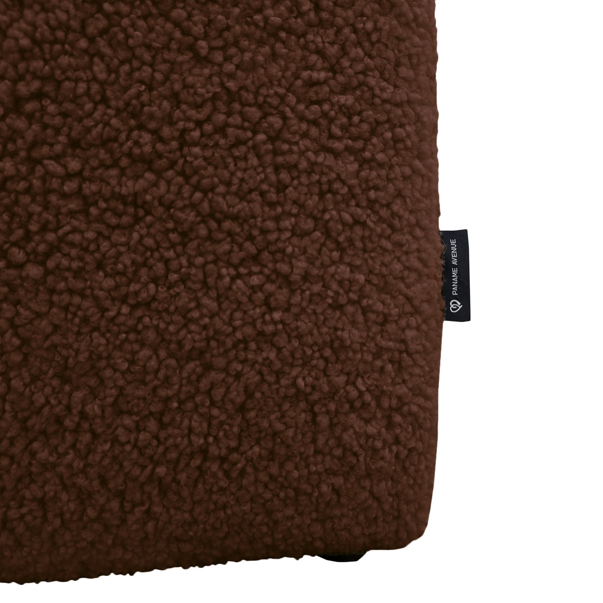 Canapé droit Descartes en tissu bouclette terracotta Paname Avenue, détail du label de la marque