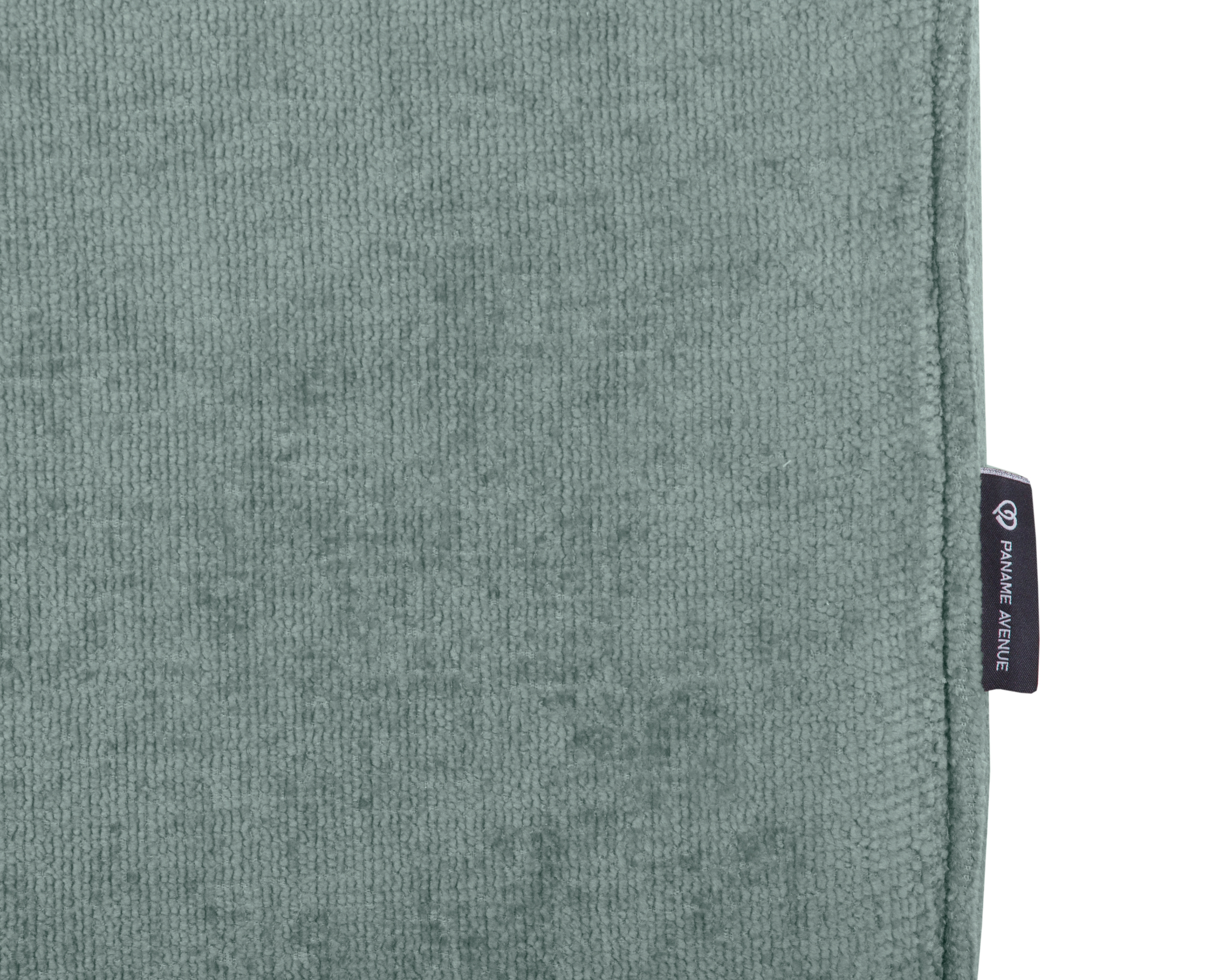 Canapé droit Saint-Maur en tissu chenille bleu Paname Avenue, détail du label de la marque