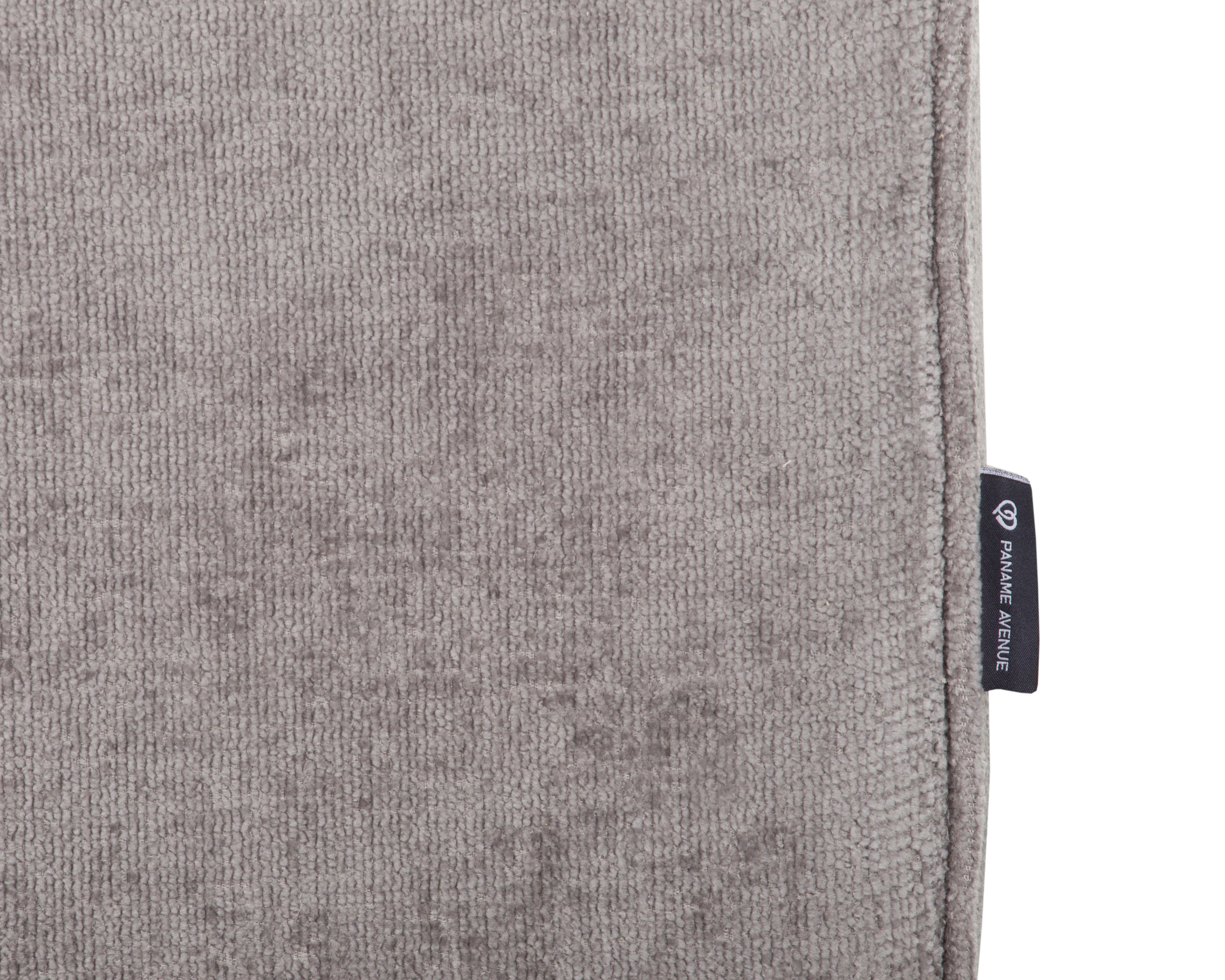 Canapé droit Saint-Maur en tissu chenille gris Paname Avenue, détail du label de la marque
