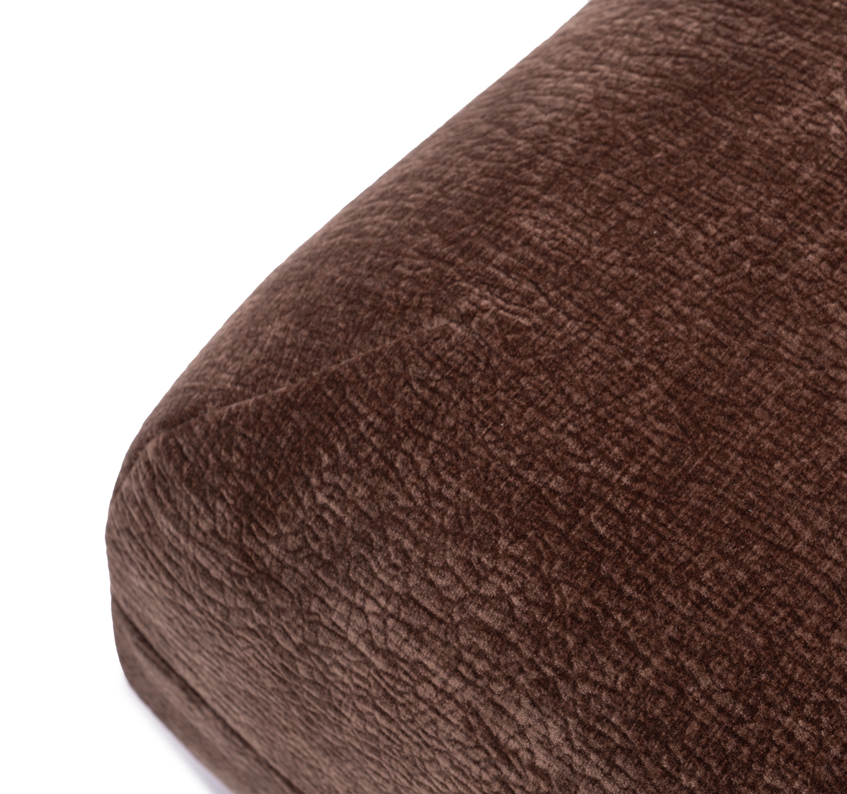 Pouf Blainville en tissu chenille marron Paname Avenue, zoom sur le revêtement