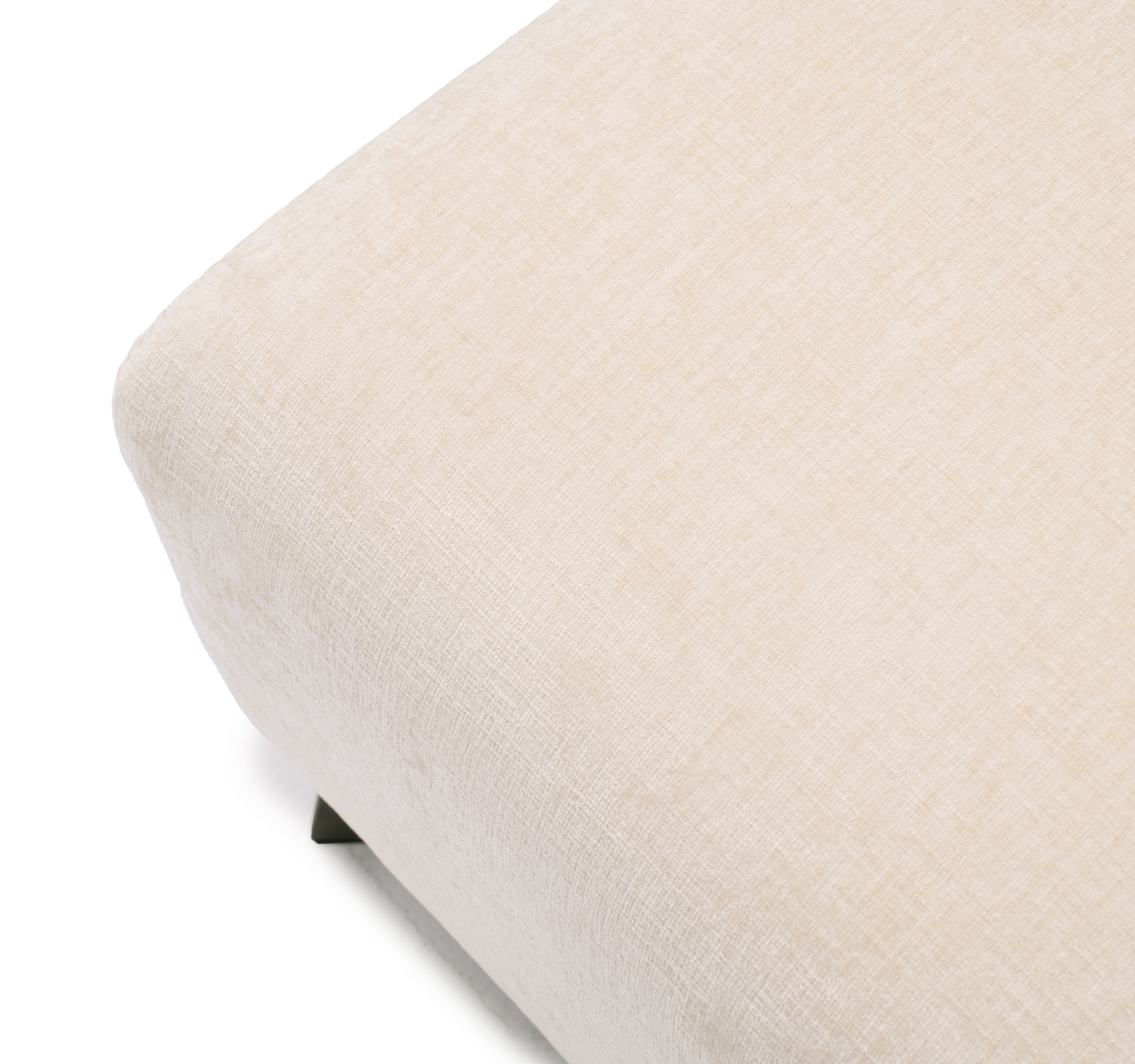 Pouf Douai en tissu chenille beige Paname Avenue, zoom sur le revêtement