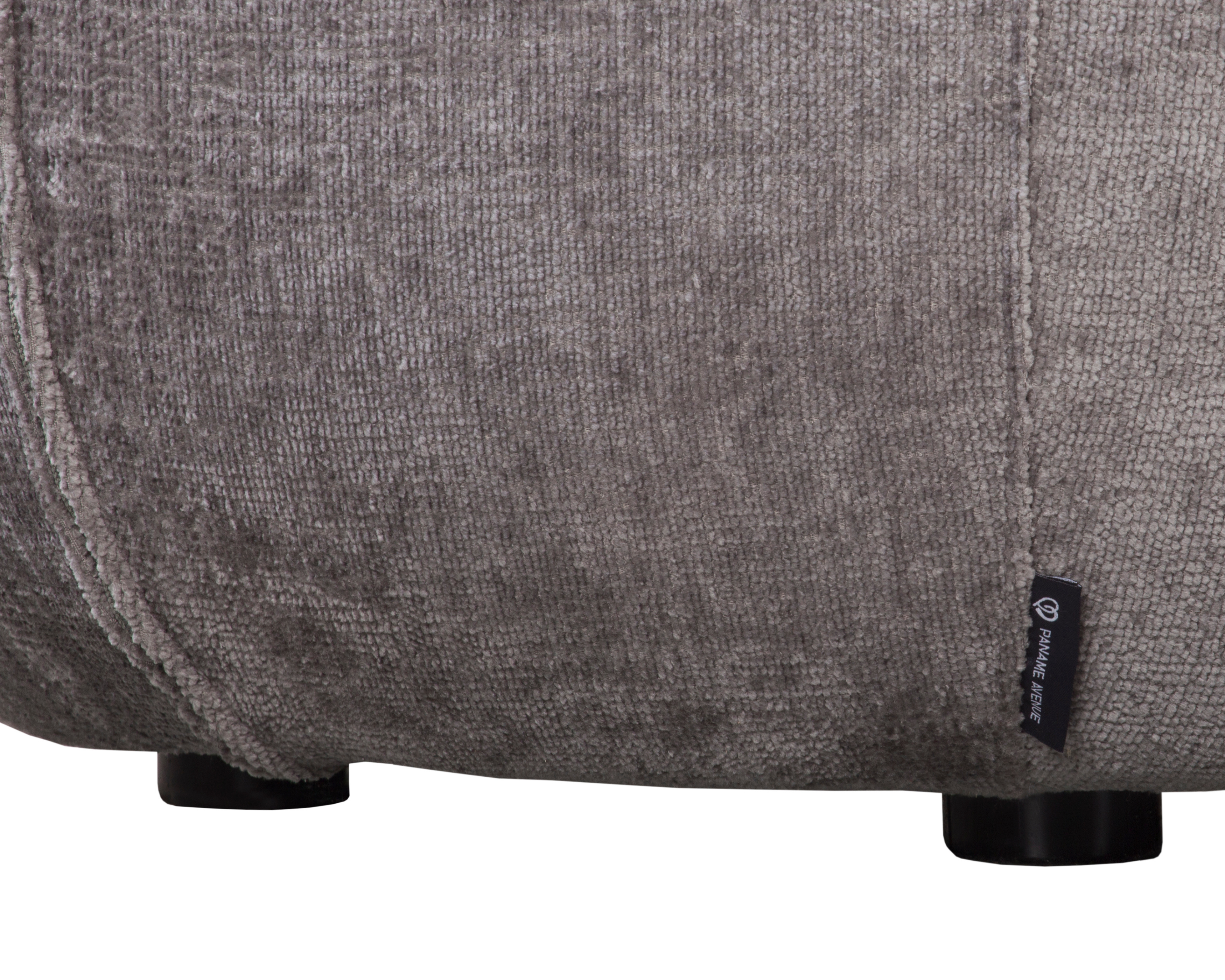 Pouf Verrerie en tissu chenille gris Paname Avenue, détail du label de la marque