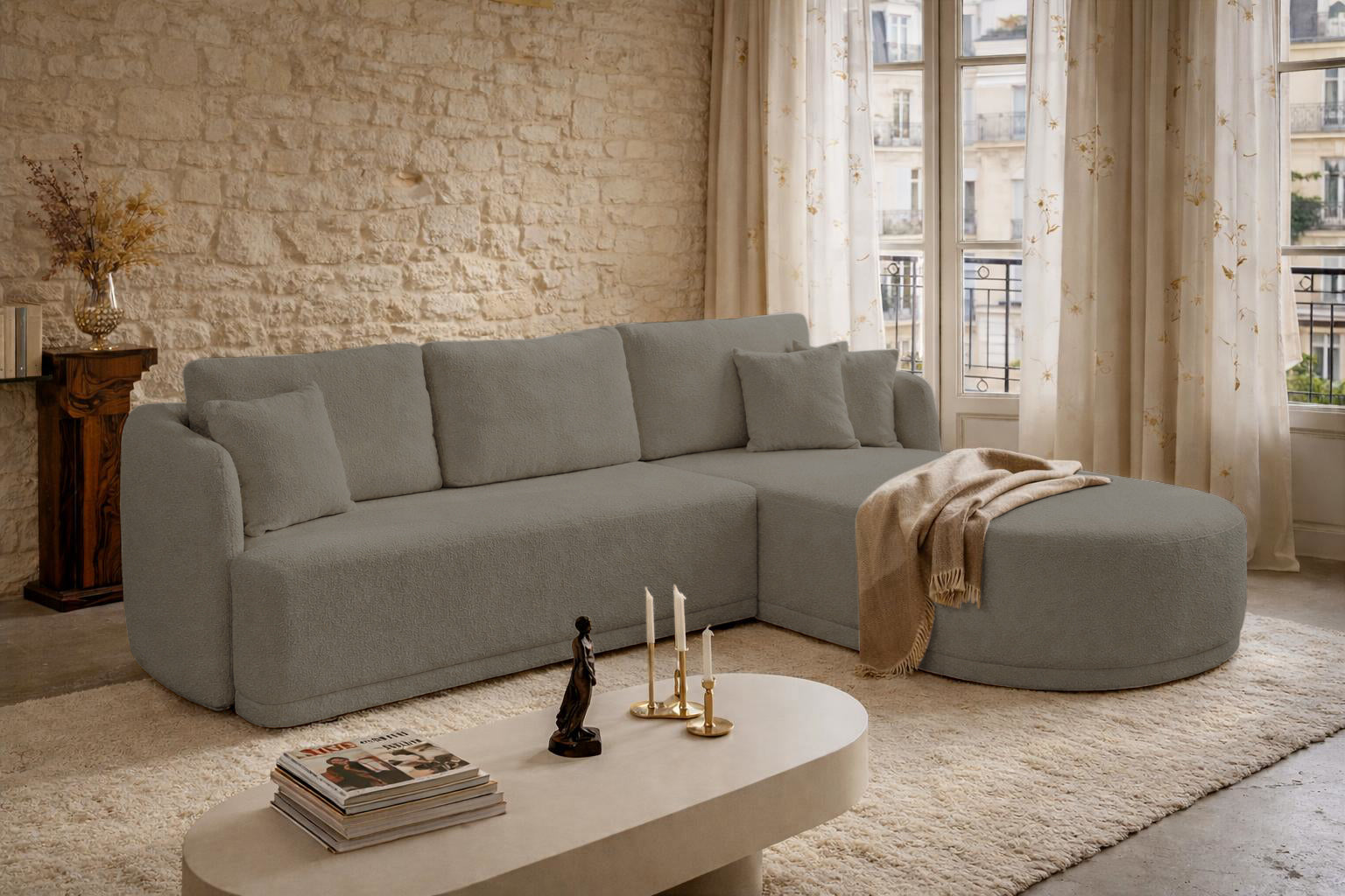 Canapé d’angle droit convertible Charlot en tissu bouclette taupe Paname Avenue, dans un décor inspire au quartier parisien