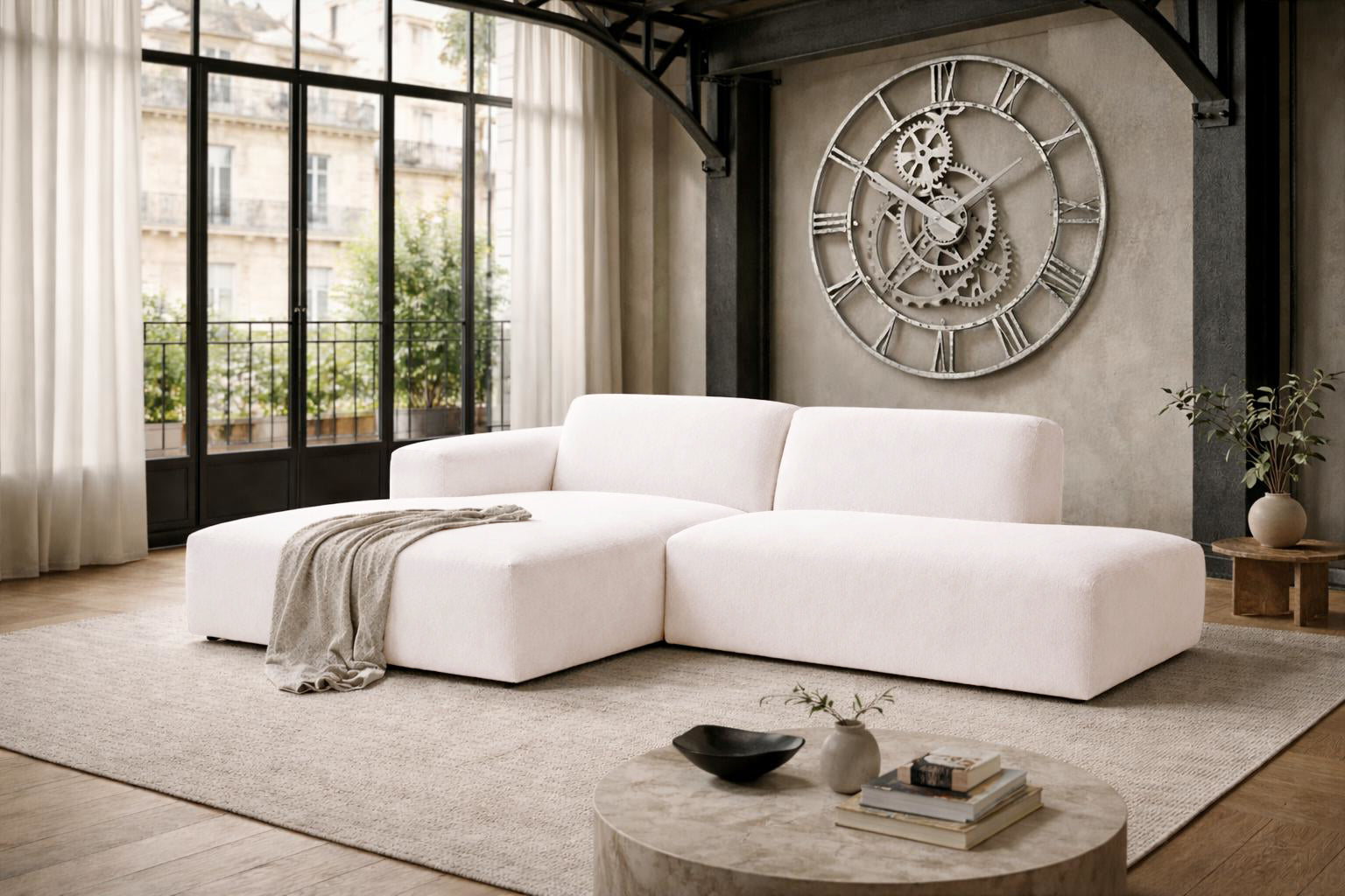 Canapé d’angle gauche Archives en tissu chenille beige Paname Avenue, dans un décor inspire au quartier parisien