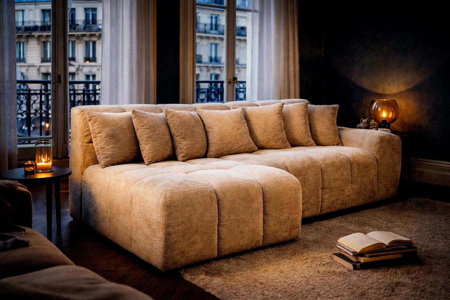 Canapé d’angle gauche Fontaine au Roi en tissu chenille beige Paname Avenue, dans un décor inspire au quartier parisien