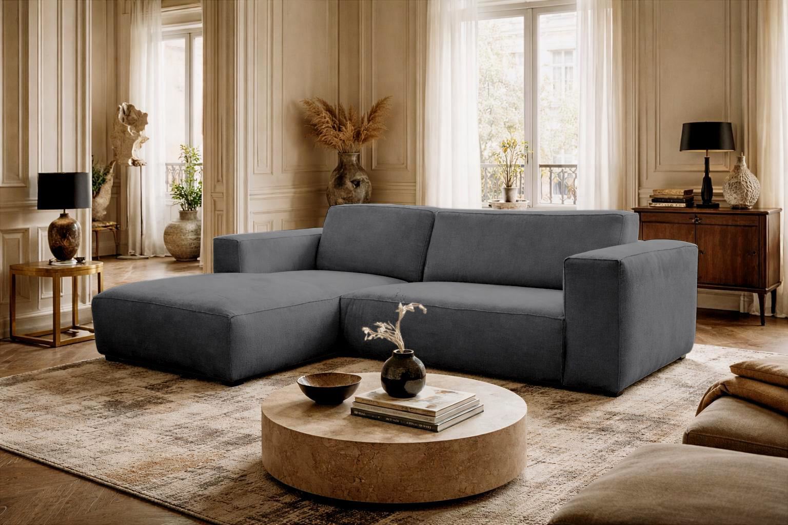 Canapé d’angle gauche Roi-de-Sicile en tissu chenille anthracite Paname Avenue, dans un décor inspire au quartier parisien