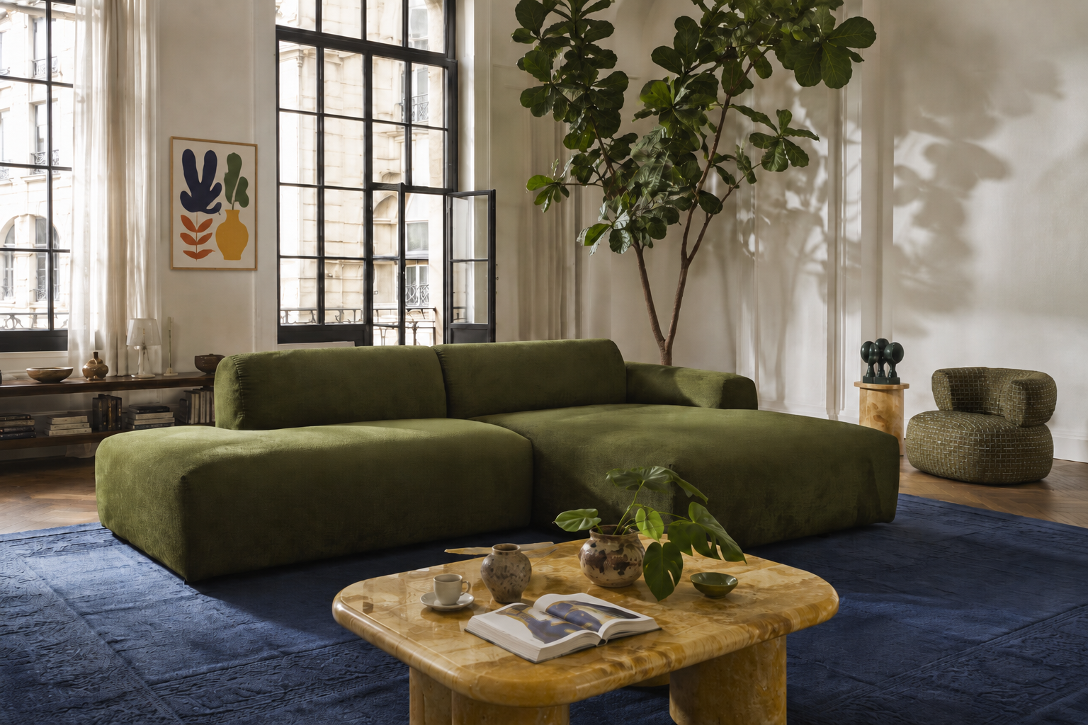 Canapé Temple dans un décor parisien inspiré des œuvres du peintre Matisse