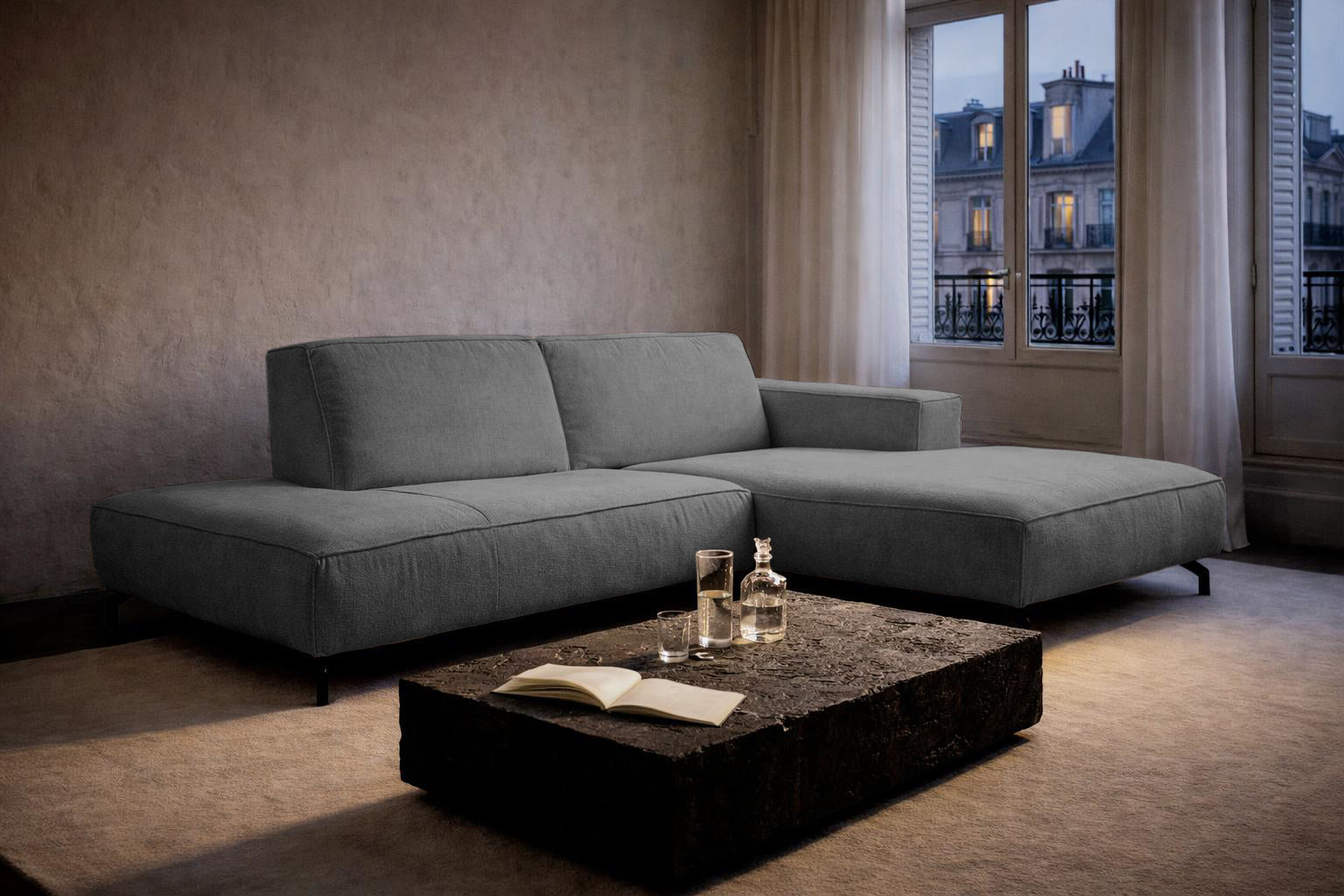 Canapé d’angle droit Blanche en tissu chenille anthracite Paname Avenue, dans un décor inspire d'un quartier parisien