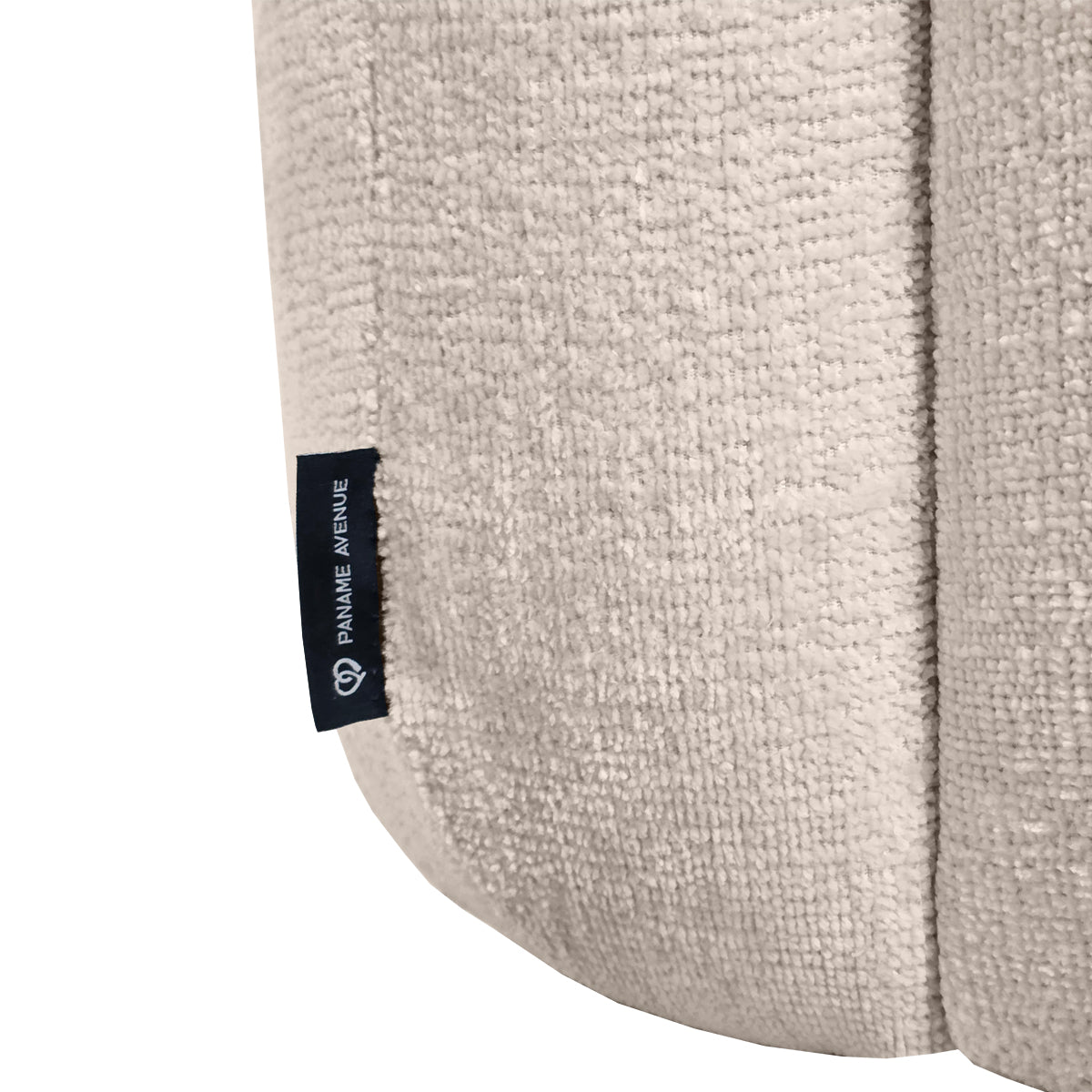 Canapé d’angle droit Château d'eau en tissu chenille beige Paname Avenue, détail du label de la marque