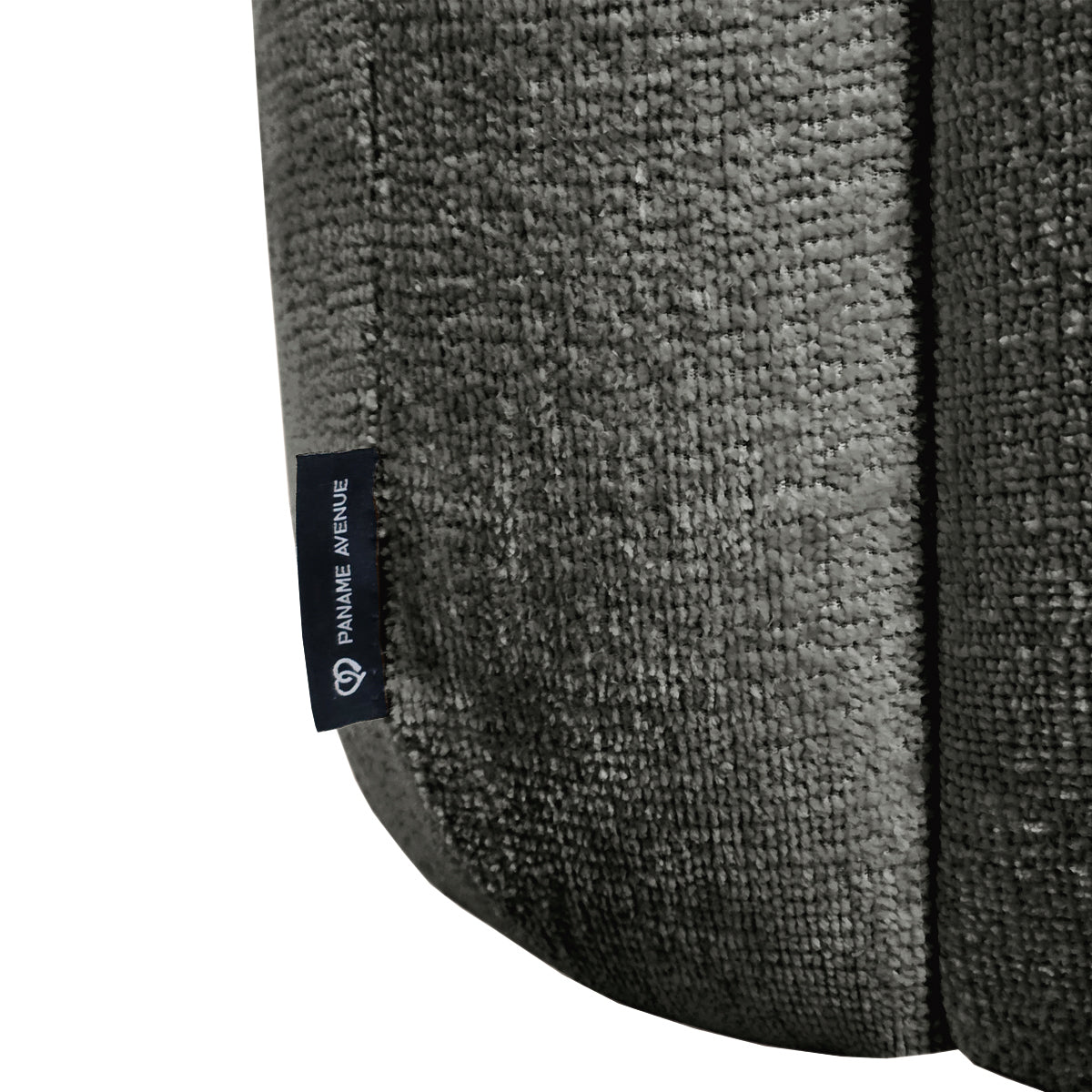 Canapé d’angle droit Château d'eau en tissu chenille gris Paname Avenue, détail du label de la marque