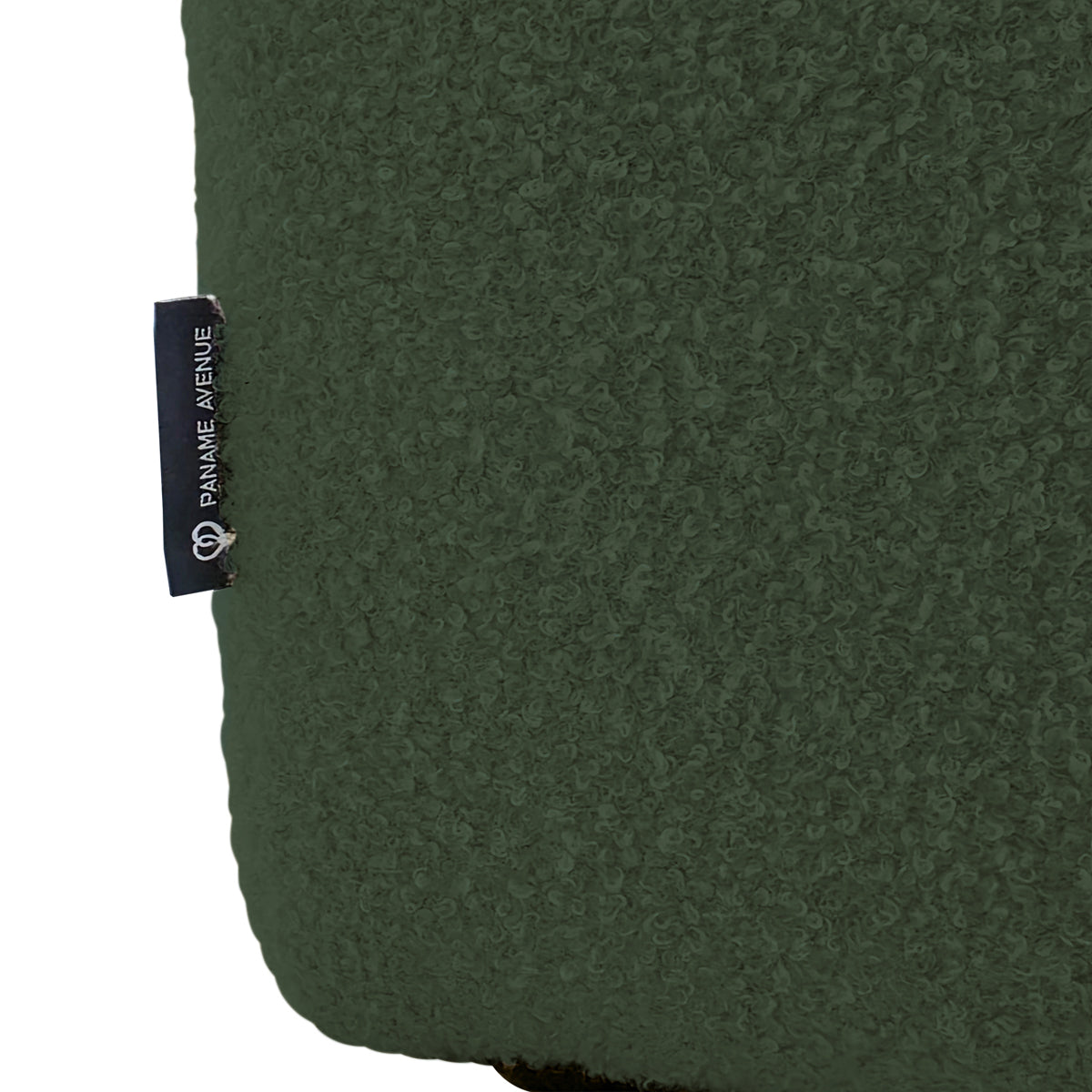 Canapé d’angle droit Chemin-Vert en tissu bouclette vert Paname Avenue, détail du label de la marque
