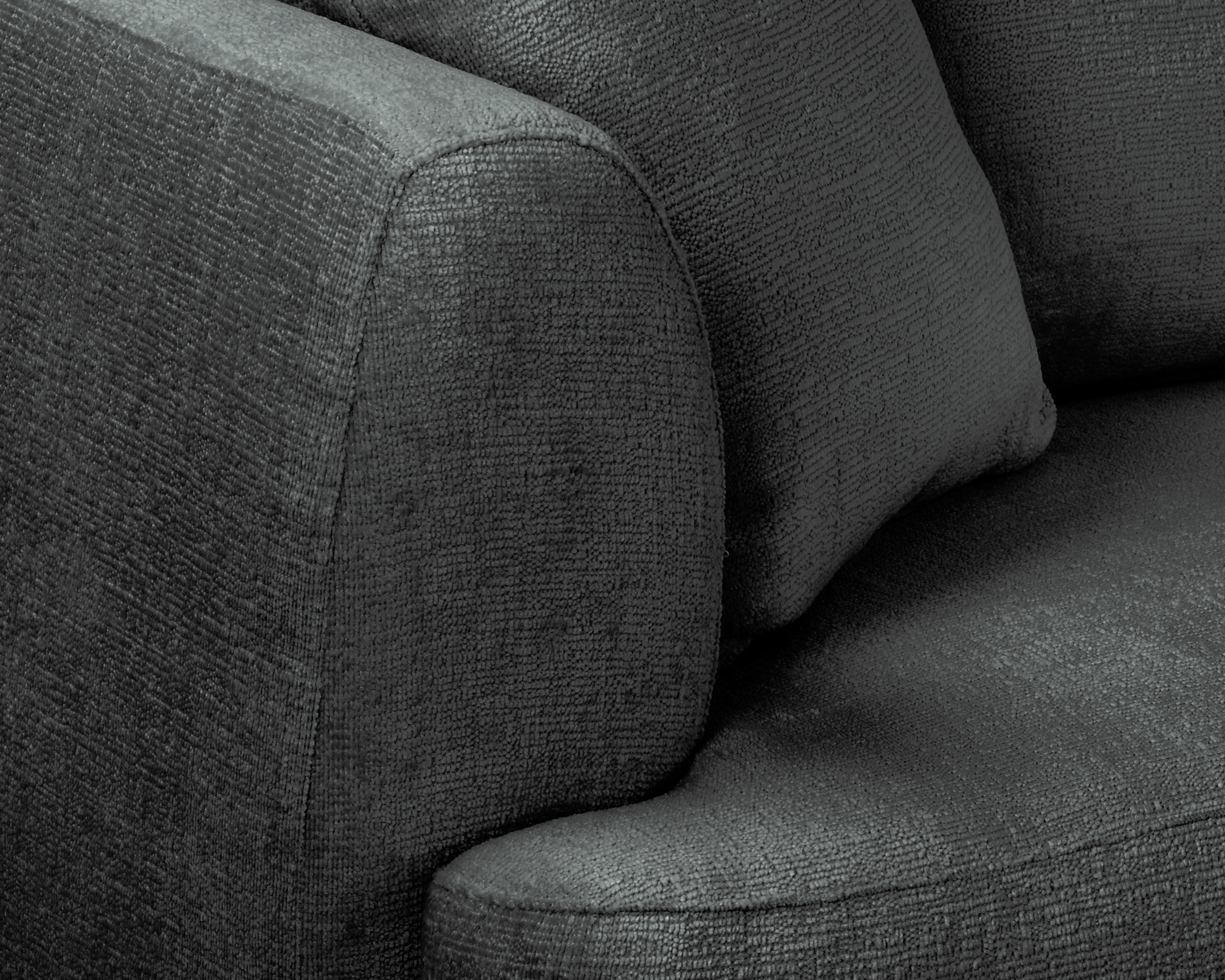 Canapé d’angle droit Lepic en tissu chenille anthracite Paname Avenue, zoom sur l’accoudoir