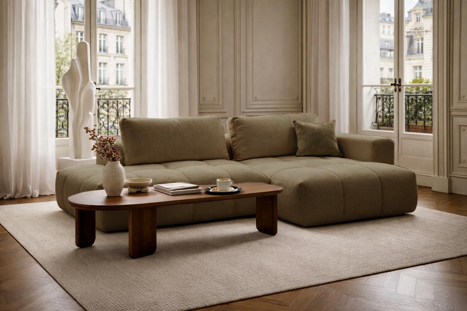 Canapé d'angle Montagne Sainte Geneviève de Paname Avenue dans un salon haussmannien contemporain et élégant