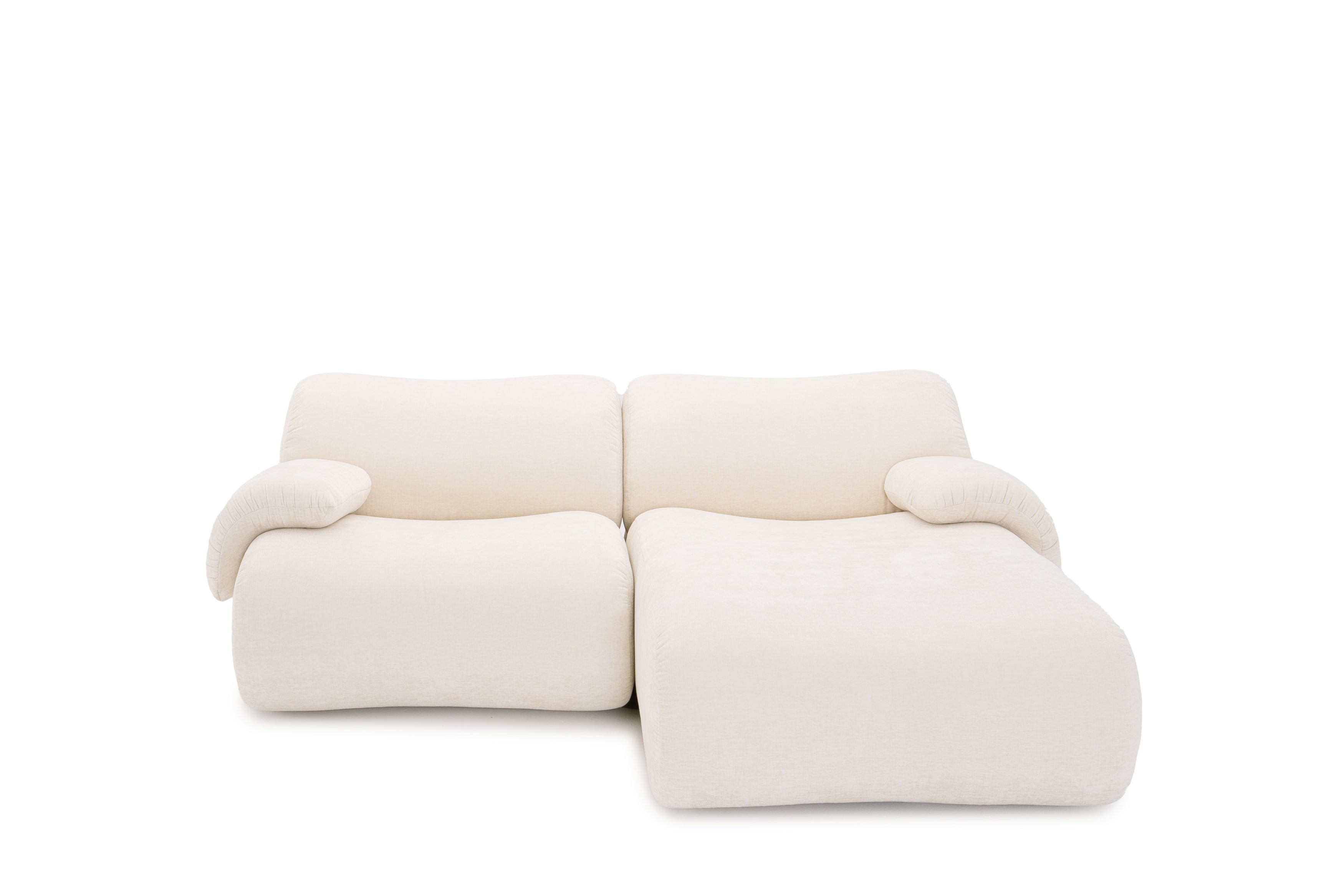 Canapé d’angle droit Pot-de-Fer  en tissu chenille beige Paname Avenue, vue de face sur fond blanc