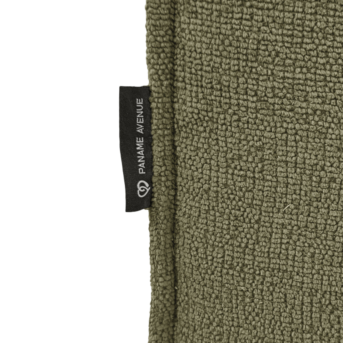 Canapé d’angle droit Prévôt en tissu chenille vert olive Paname Avenue, détail du label de la marque