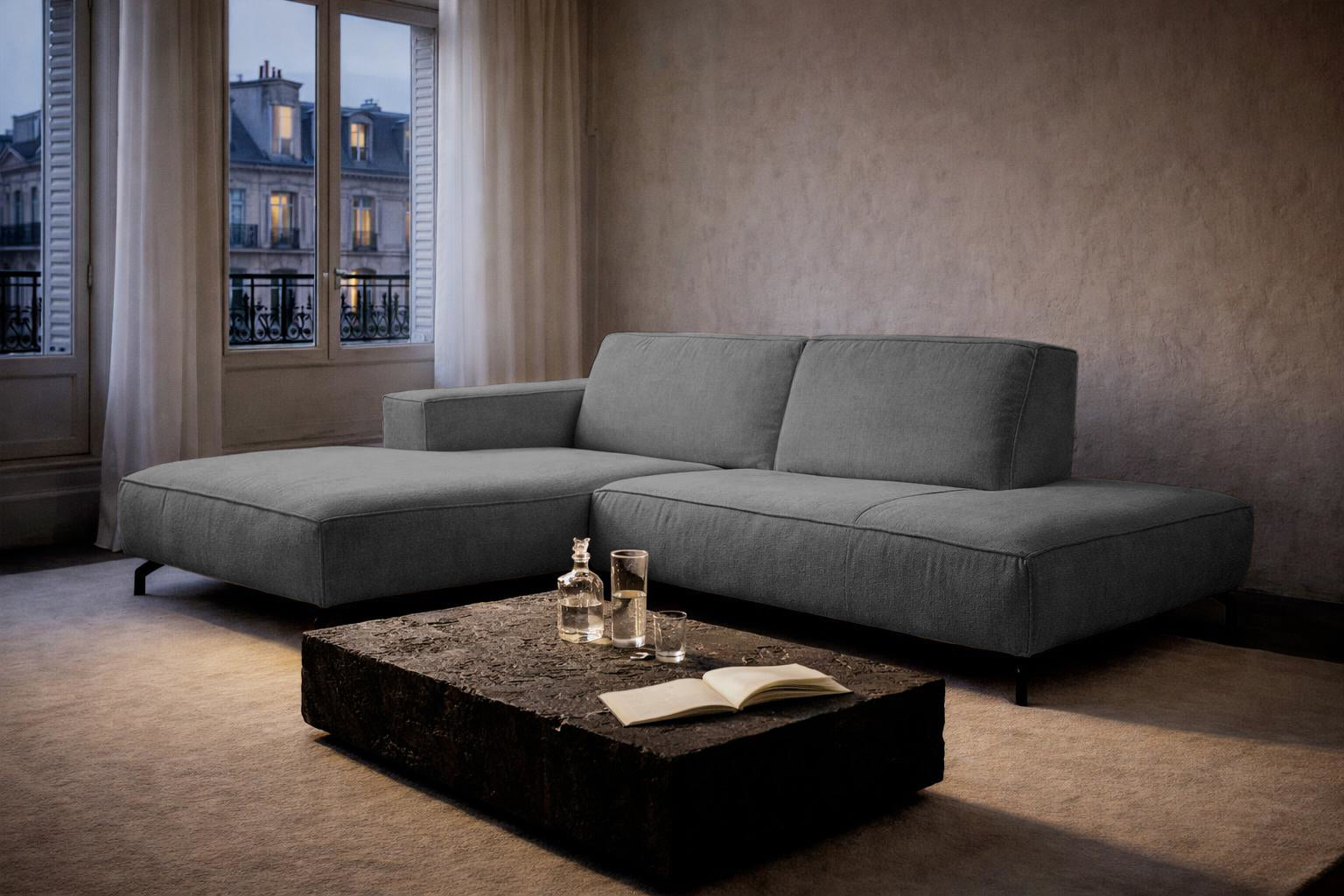Canapé d’angle gauche Blanche en tissu chenille anthracite Paname Avenue, dans un décor inspire d'un quartier parisien