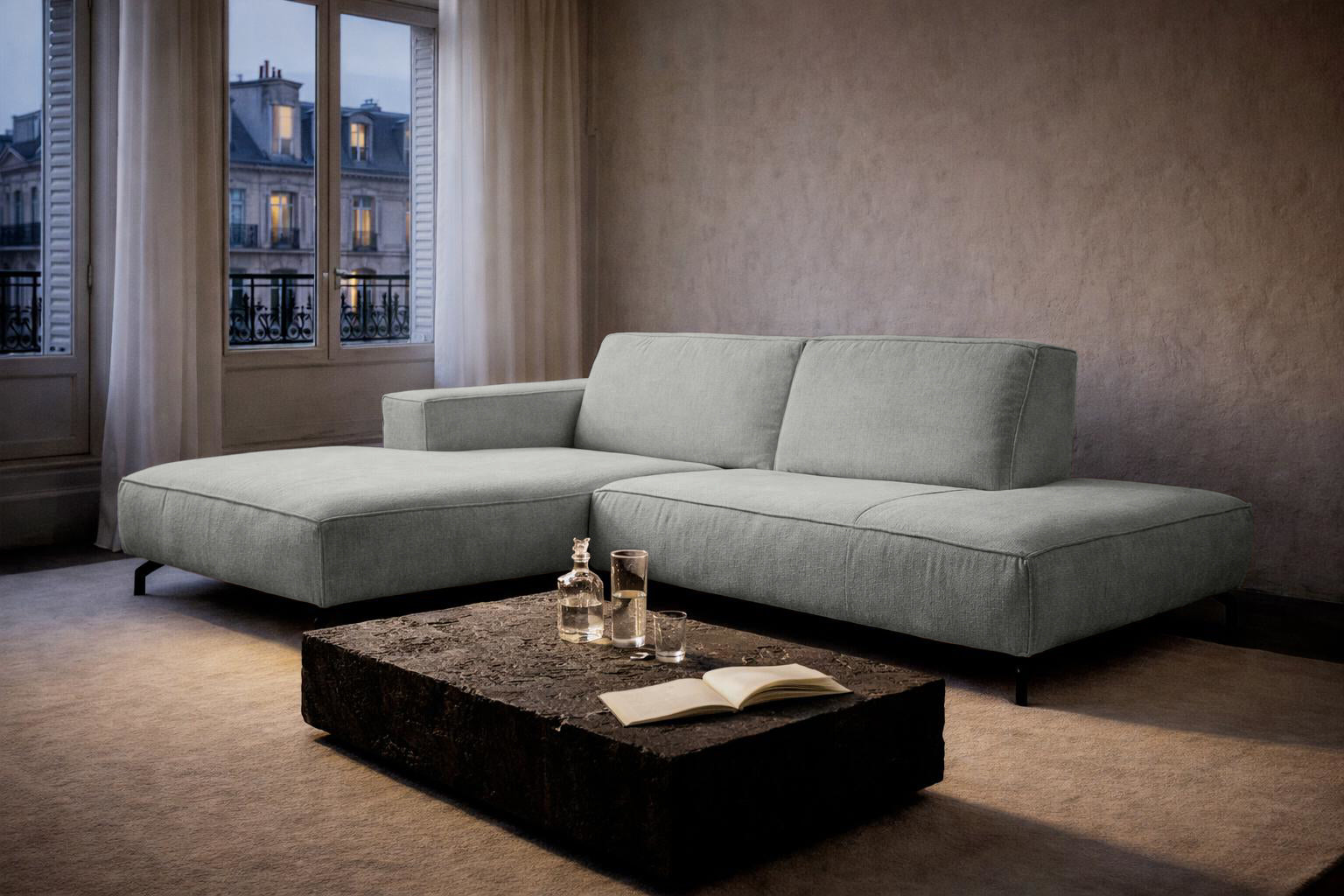 Canapé d’angle gauche Blanche en tissu chenille gris Paname Avenue, dans un décor inspire d'un quartier parisien