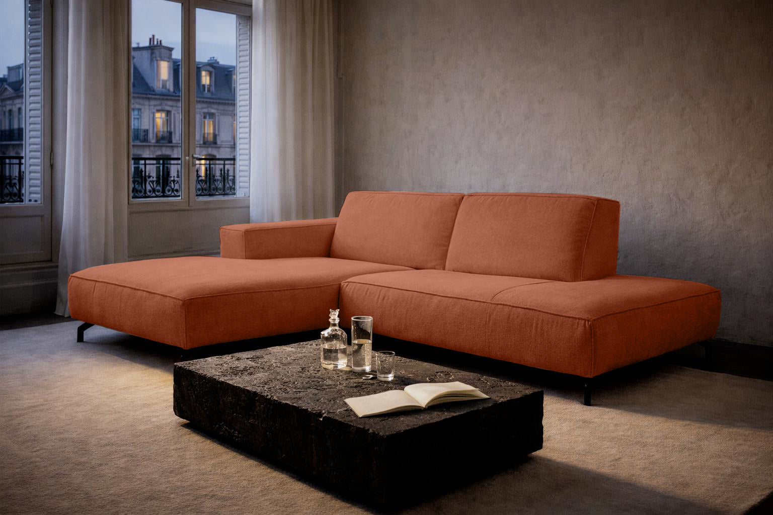 Canapé d’angle gauche Blanche en tissu chenille terracotta Paname Avenue, dans un décor inspire d'un quartier parisien