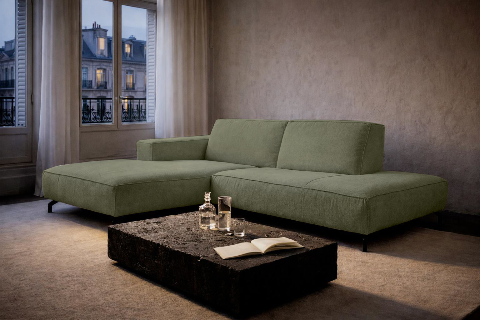 Canapé d’angle gauche Blanche en tissu chenille vert olive Paname Avenue, dans un décor inspire d'un quartier parisien