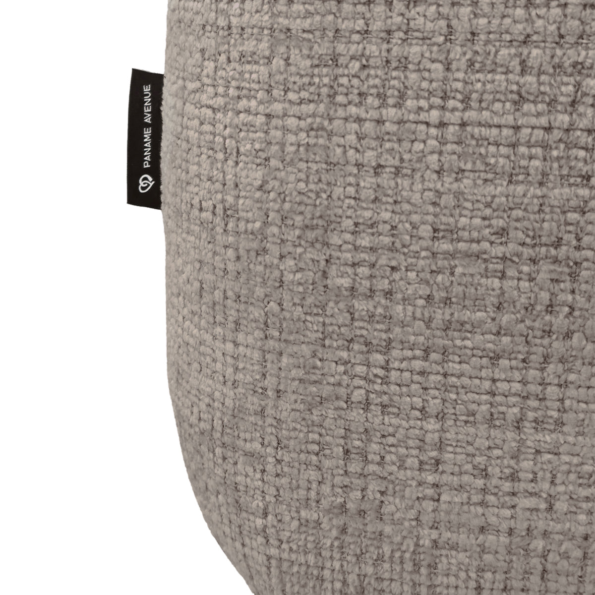 Canapé d’angle gauche Clef en tissu chenille taupe Paname Avenue, détail du label de la marque