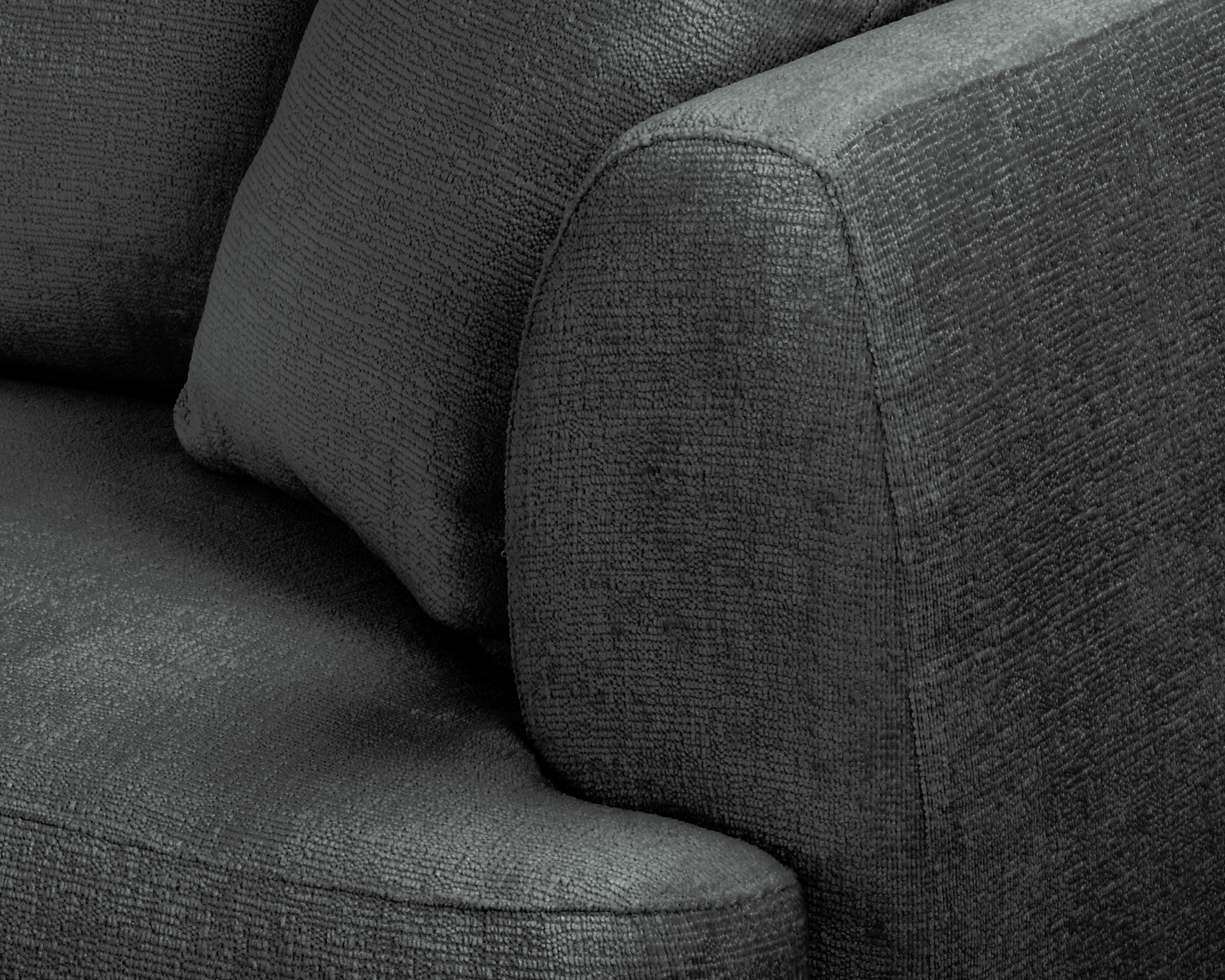 Canapé d’angle gauche Lepic en tissu chenille anthracite Paname Avenue, zoom sur l’accoudoir