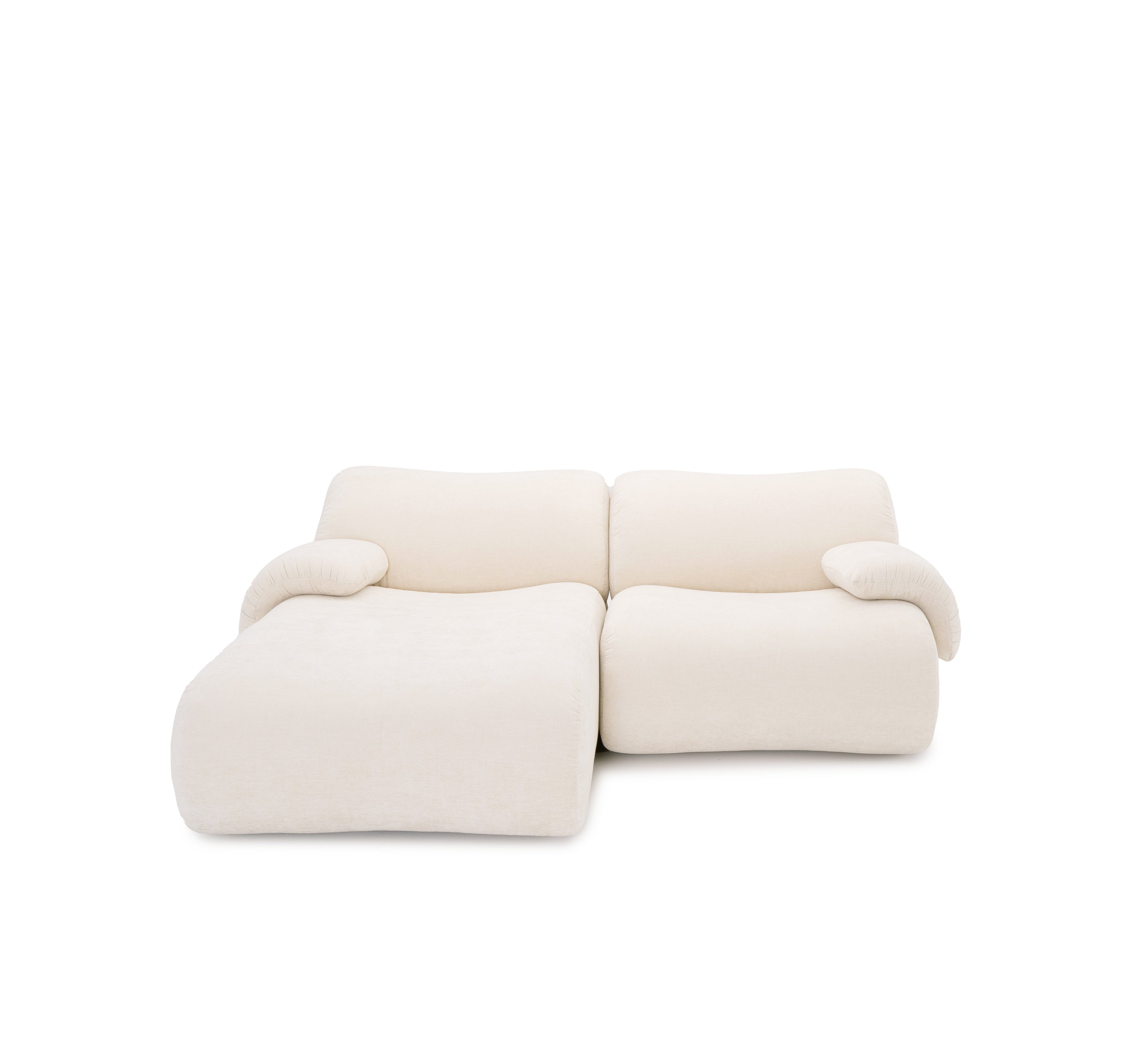 Canapé d’angle gauche Pot-de-Fer  en tissu chenille beige Paname Avenue, vue de face sur fond blanc