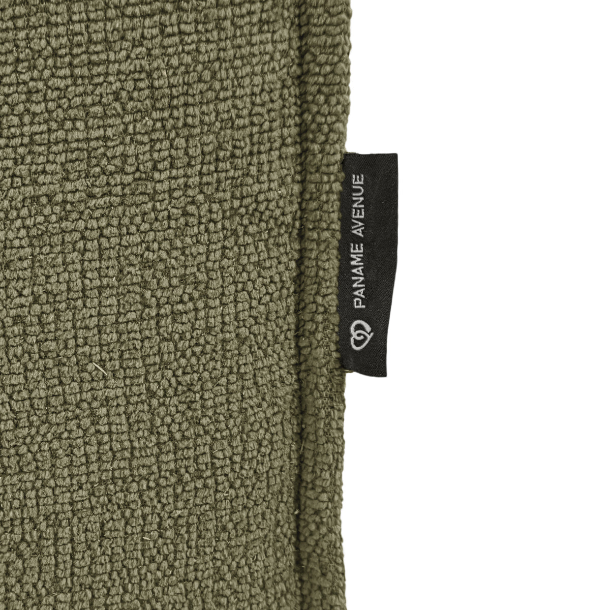 Canapé d’angle gauche Prévôt en tissu chenille vert olive Paname Avenue, détail du label de la marque