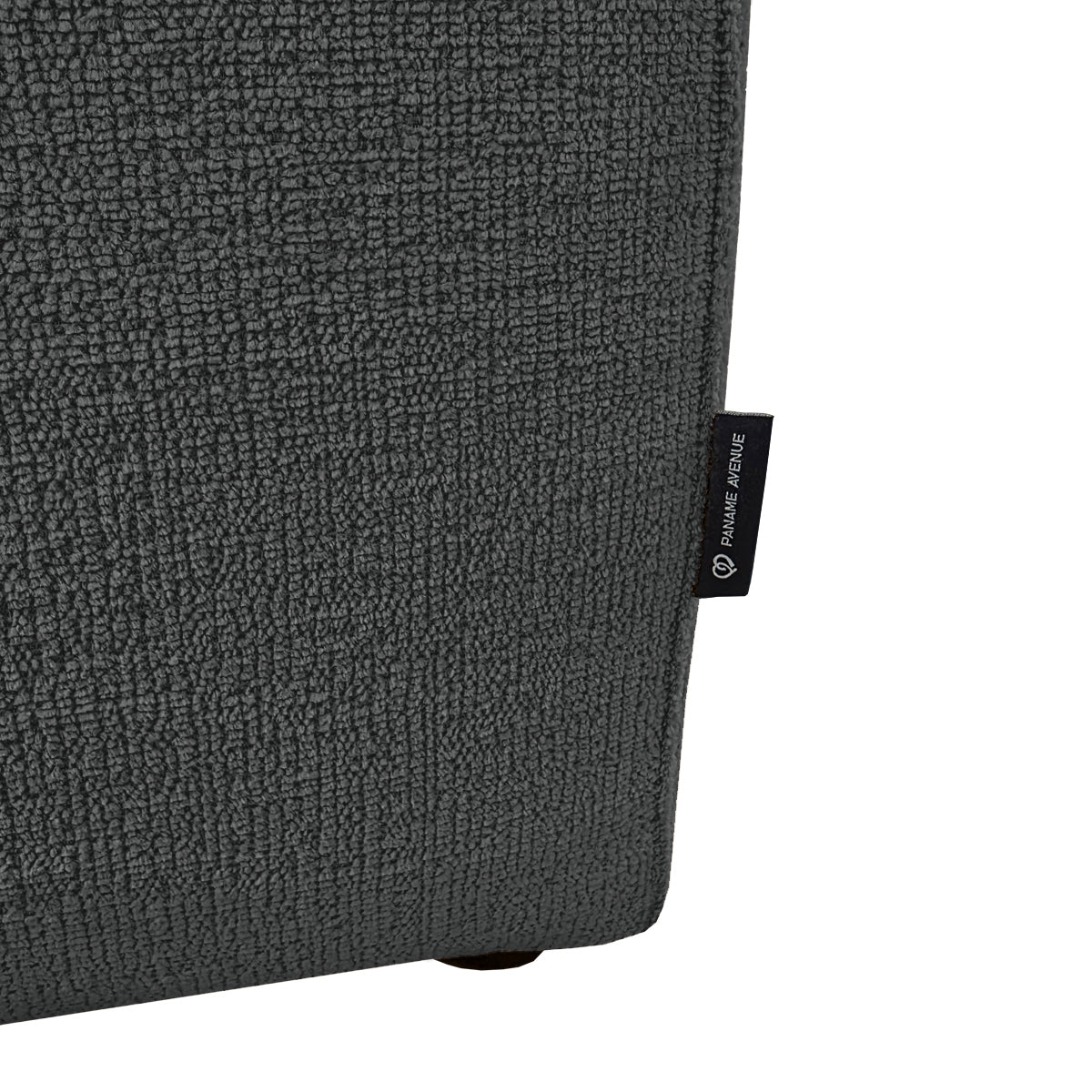 Canapé d’angle gauche Roi-de-Sicile en tissu chenille anthracite Paname Avenue, détail du label de la marque
