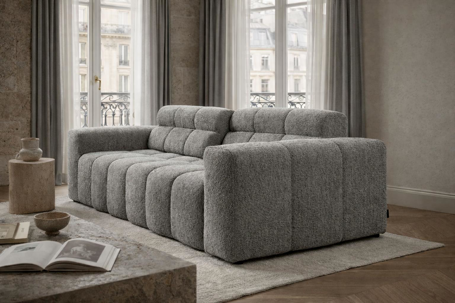 Canapé droit Colonel-Driant en tissu bouclette gris clair Paname Avenue, dans un décor inspire au quartier parisien