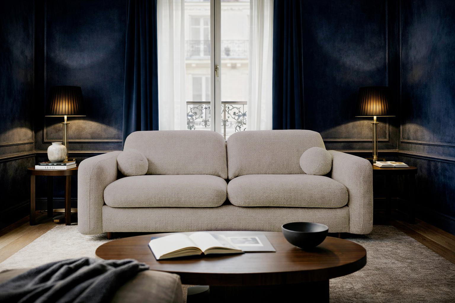 Canapé droit Duperré en tissu chenille taupe Paname Avenue, dans un décor inspire au quartier parisien