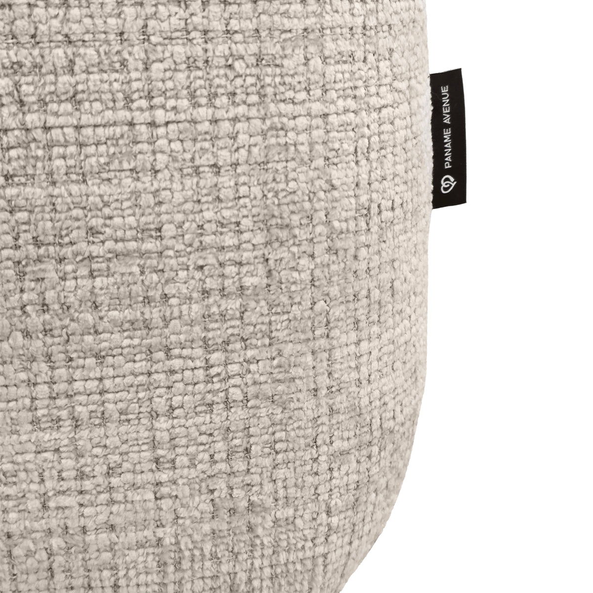 Canapé droit Duperré en tissu chenille beige Paname Avenue, détail du label de la marque