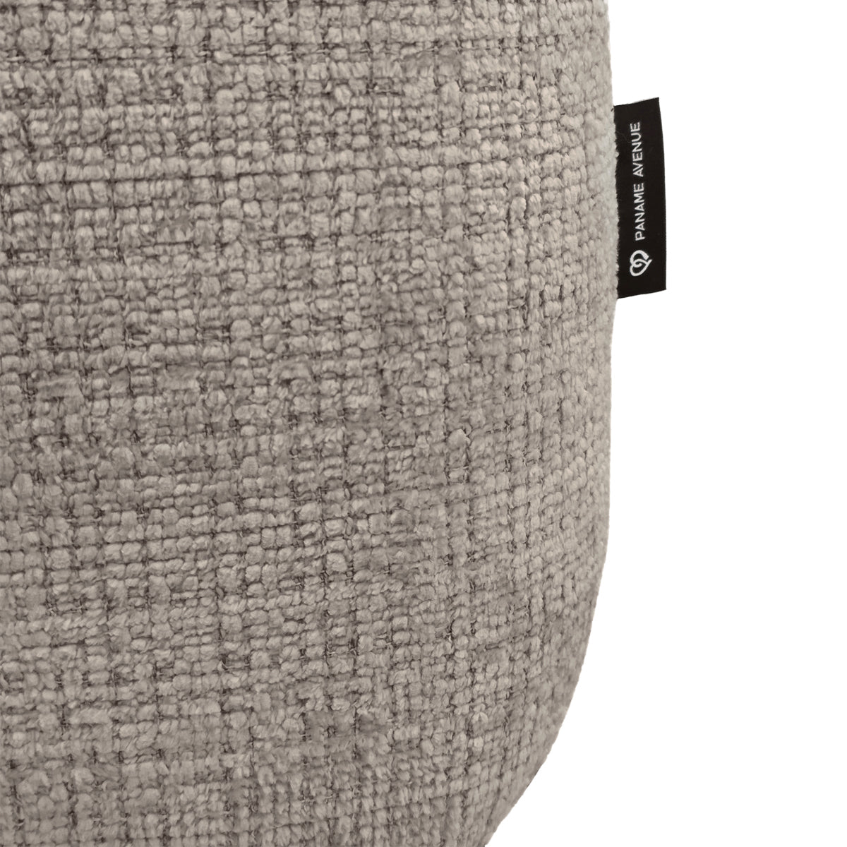 Canapé droit Duperré en tissu chenille taupe Paname Avenue, détail du label de la marque