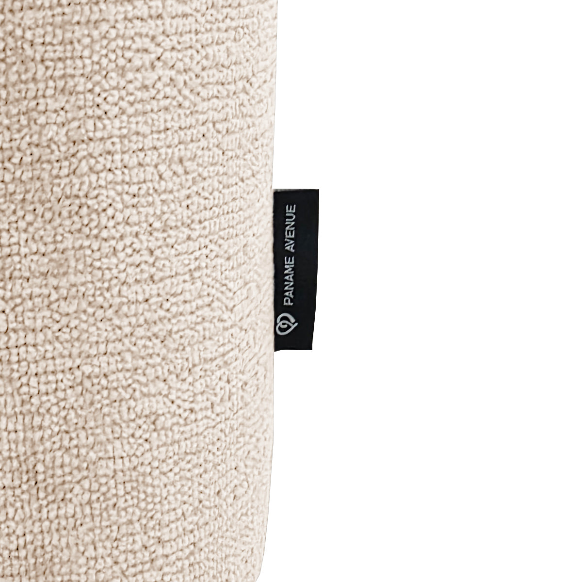 Canapé droit Estrapade en tissu chenille beige Paname Avenue, détail du label de la marque