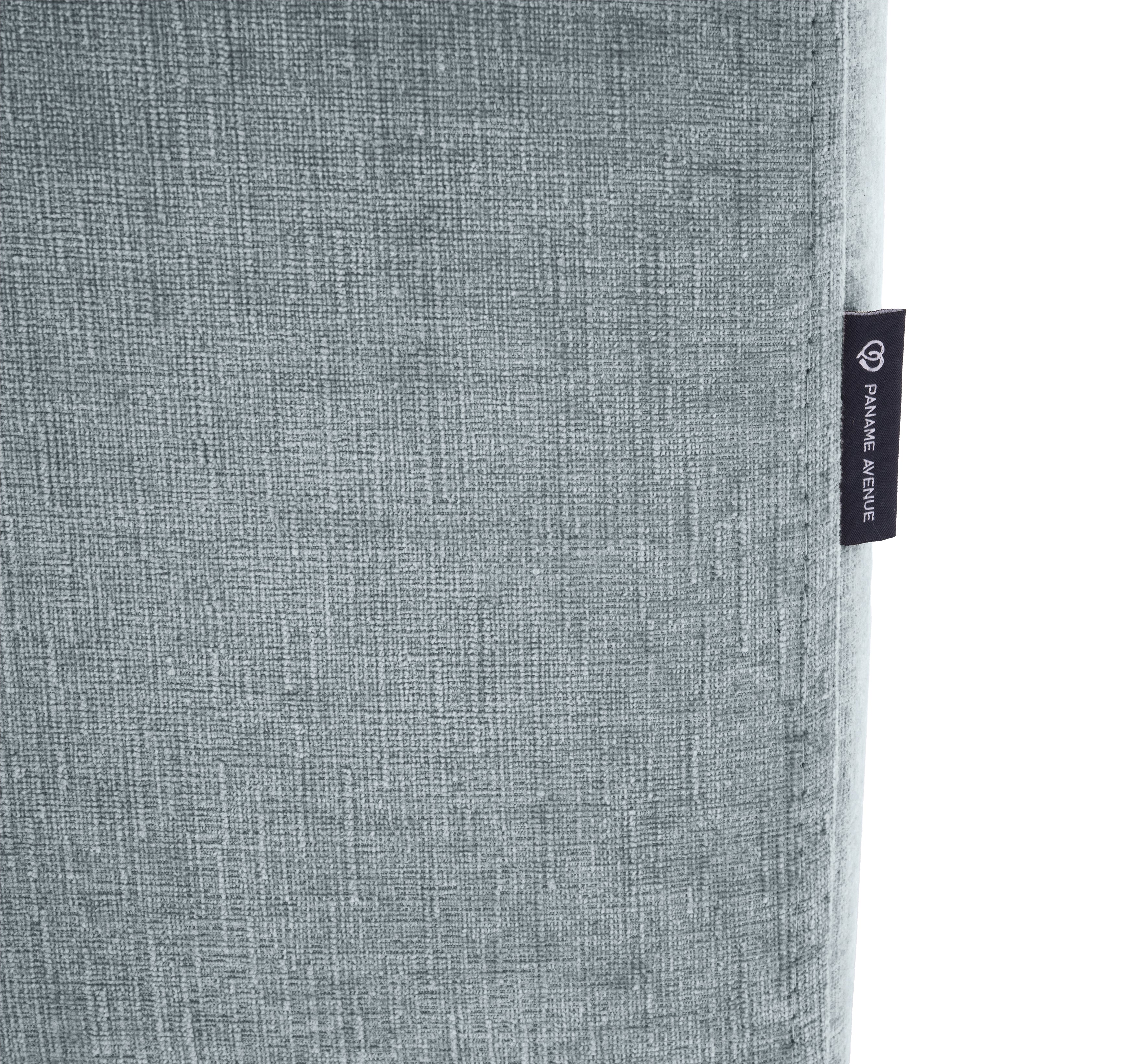 Canapé droit Frochot en tissu chenille gris Paname Avenue, détail du label de la marque