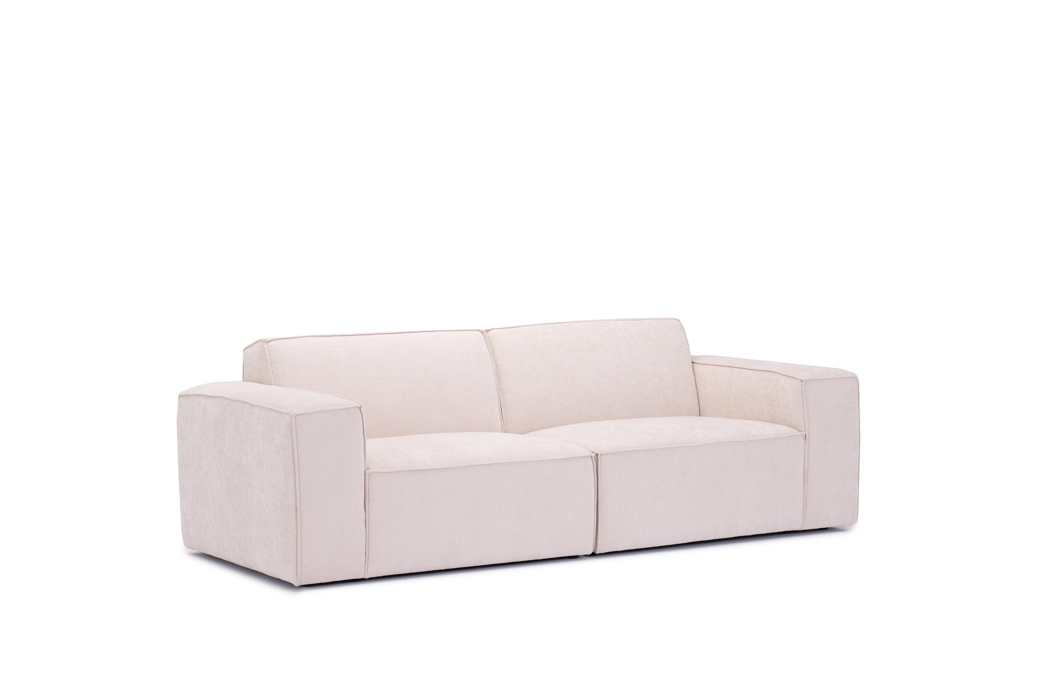 Canapé droit Gabrielle en tissu chenille beige Paname Avenue, vue trois-quarts sur fond blanc