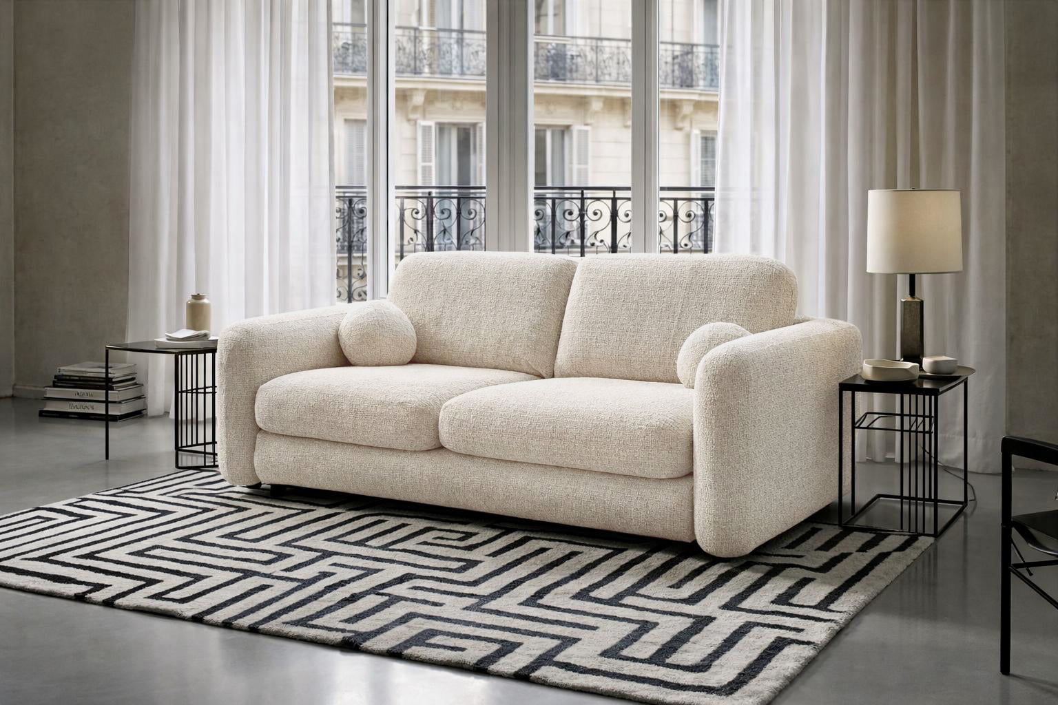 Canapé droit Martel en tissu chenille beige Paname Avenue, dans un décor inspire au quartier parisien