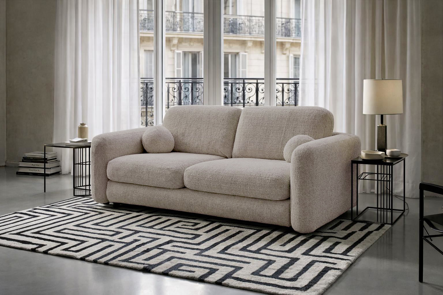 Canapé droit Martel en tissu chenille taupe Paname Avenue, dans un décor inspire au quartier parisien