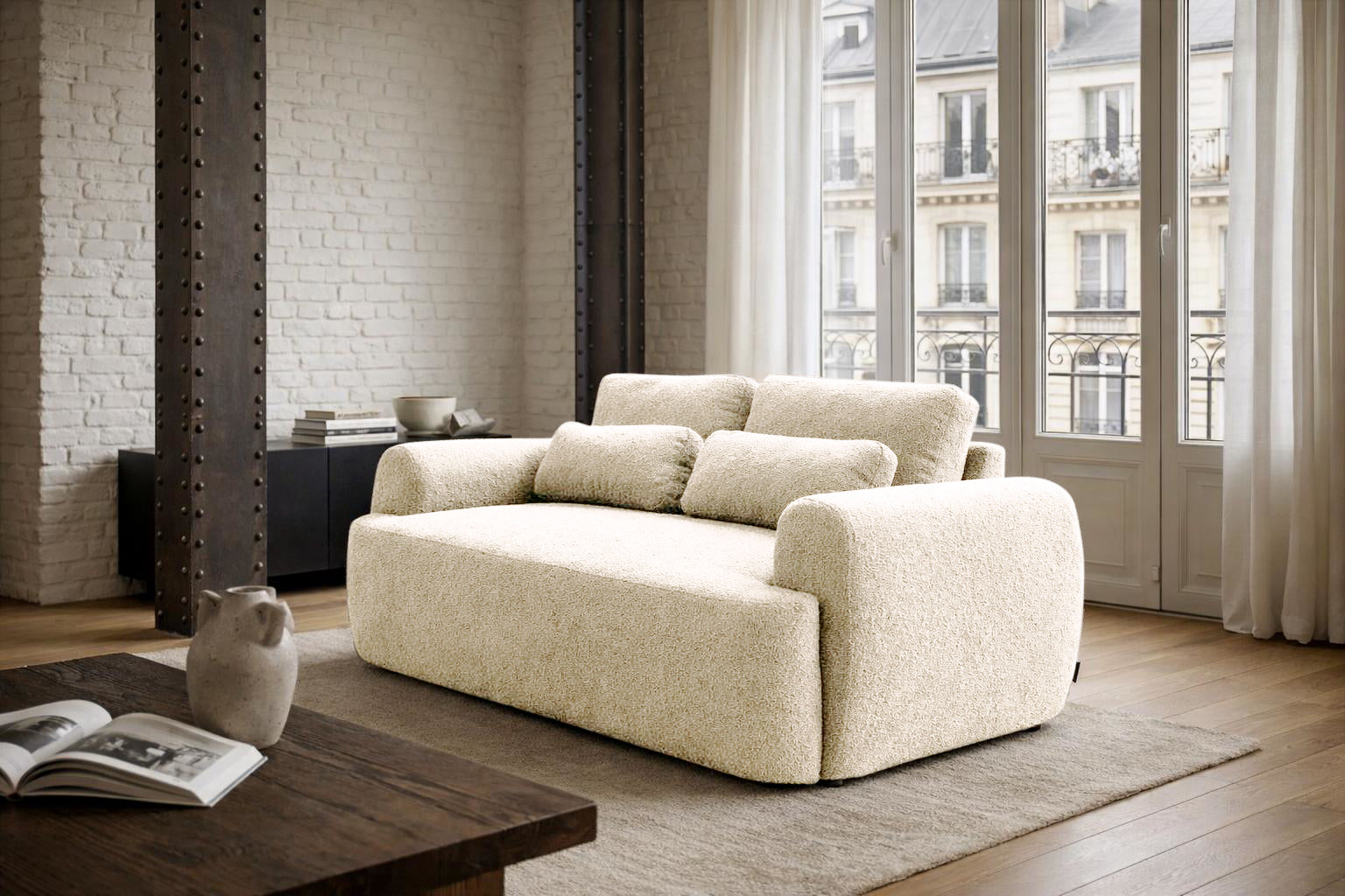 Canapé droit Oberkampf en tissu bouclette beige Paname Avenue, dans un décor inspire au quartier parisien