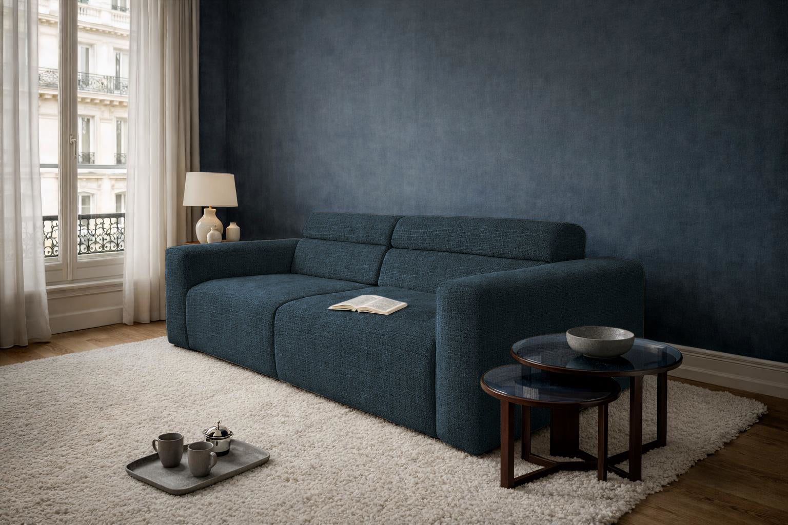 Canapé droit Sommerard en tissu chenille bleu Paname Avenue, dans un décor inspire au quartier parisien