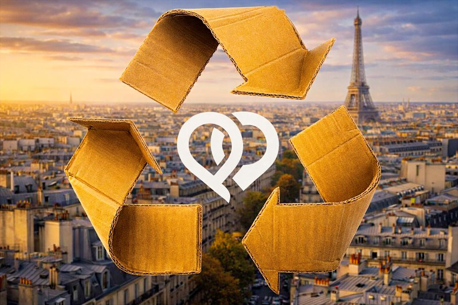 Symbole de recyclage formé de flèches en carton entourant le logo Paname Avenue, sur fond de vue de Paris avec la tour Eiffel, évoquant une démarche écologique urbaine.