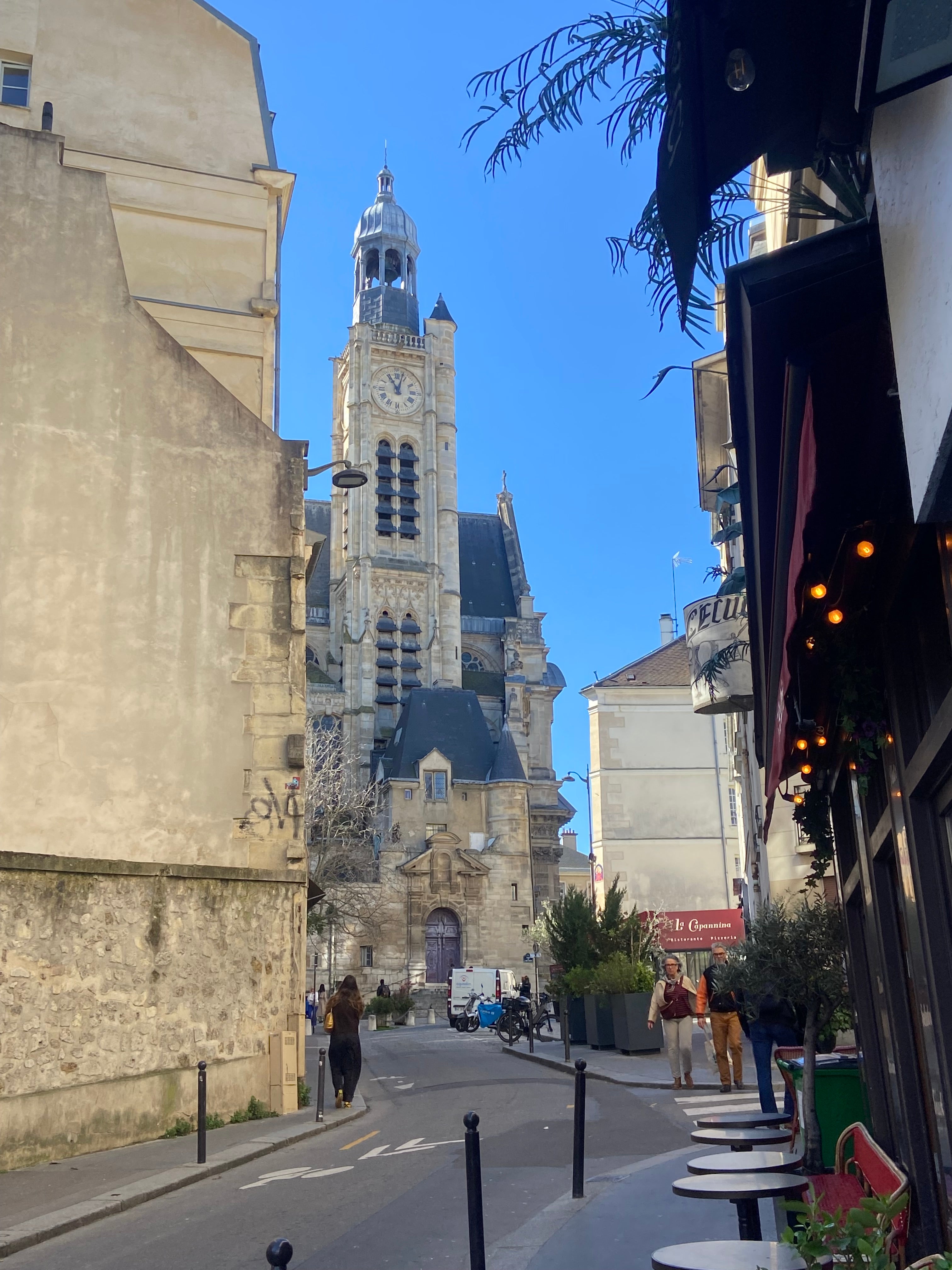 Vue de l’église Saint Étienne du Mont depuis la rue de la Montagne Sainte Geneviève à Paris